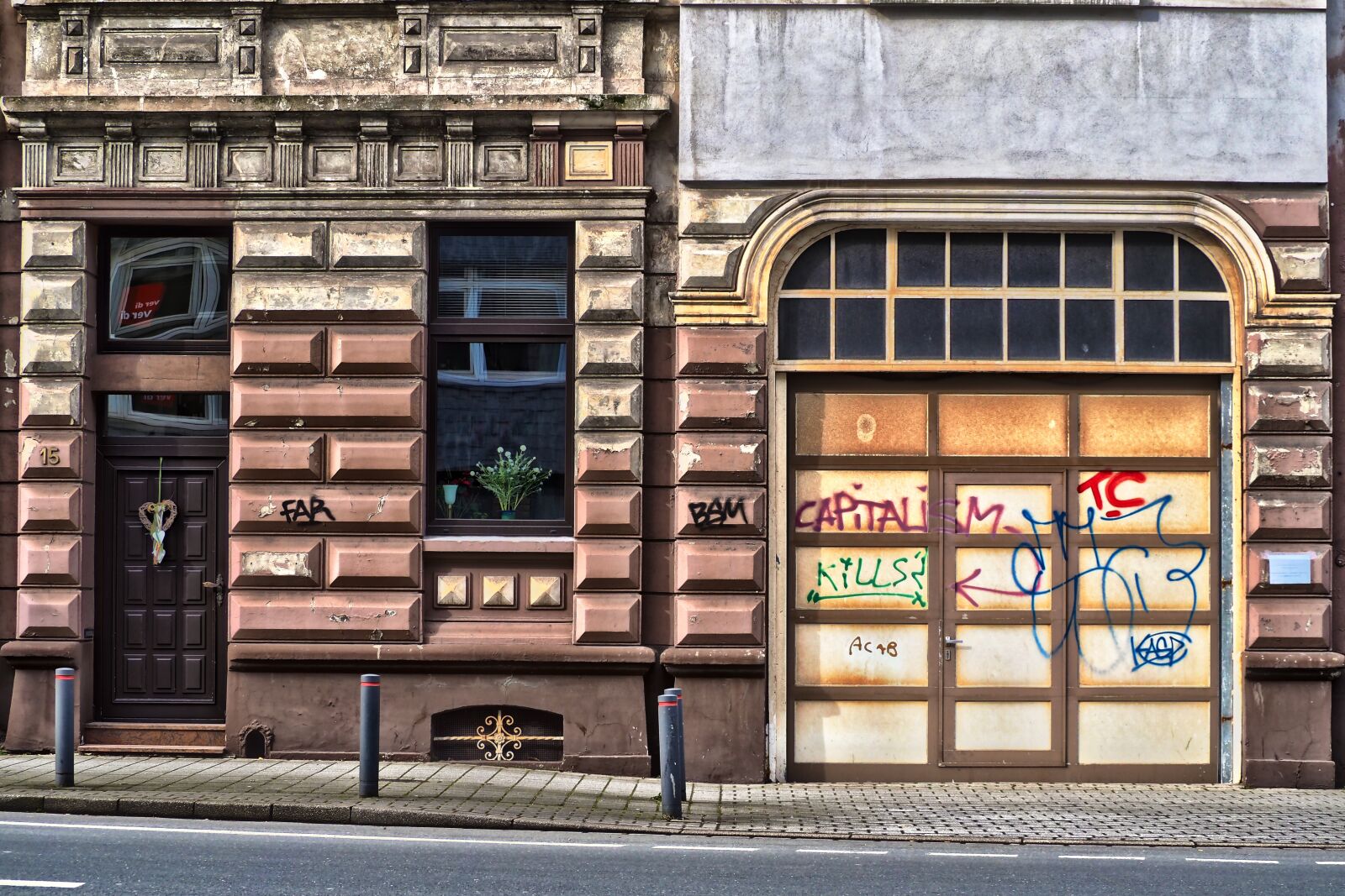 Olympus OM-D E-M10 sample photo. Architecture, road, old photography