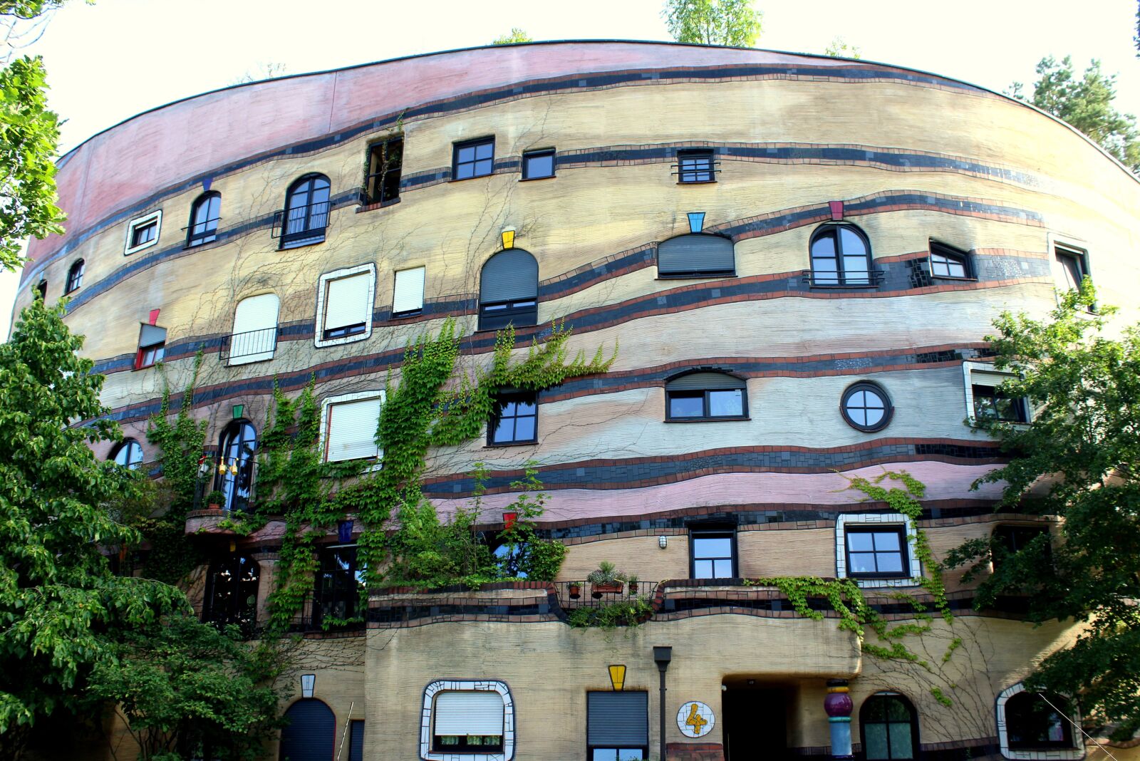 Canon EOS 1200D (EOS Rebel T5 / EOS Kiss X70 / EOS Hi) sample photo. Building, architecture, modern photography