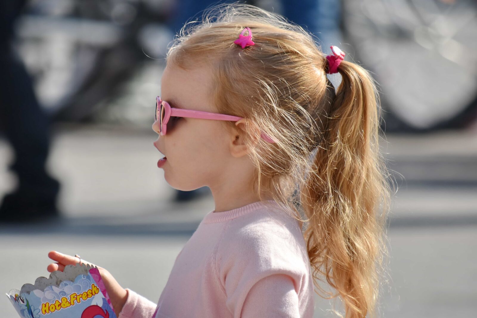 Nikon D5500 sample photo. Blonde hair, childhood, enjoyment photography