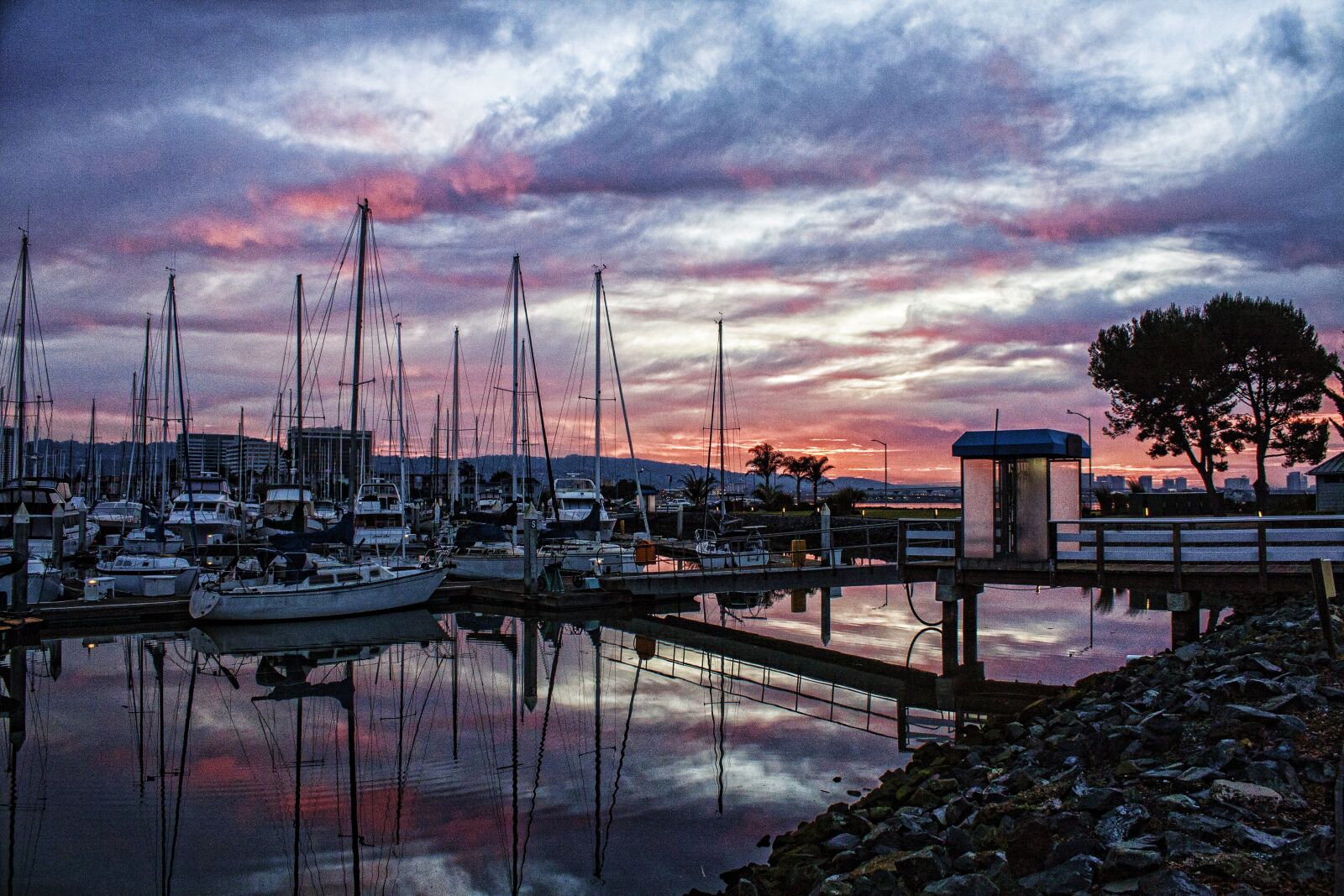 Canon EOS 450D (EOS Rebel XSi / EOS Kiss X2) sample photo. Marina, sunrise on marina photography