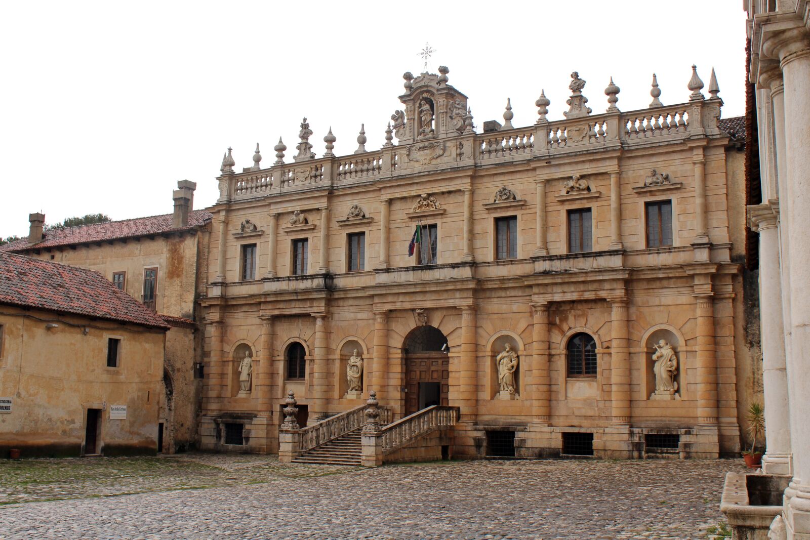 Canon EOS 1300D (EOS Rebel T6 / EOS Kiss X80) sample photo. Padula, the certosa of photography