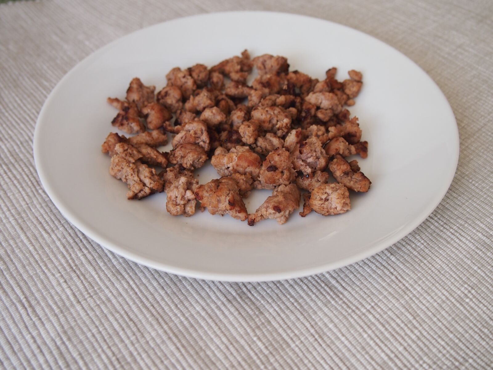 Olympus PEN E-PL3 sample photo. Minced meat, hack, eat photography