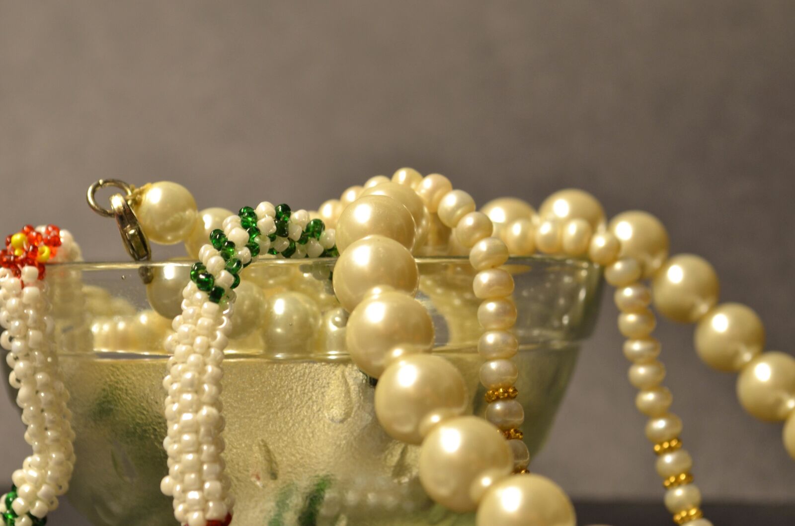 Nikon D5100 sample photo. Treasure, bowl, pearl, jewelry photography