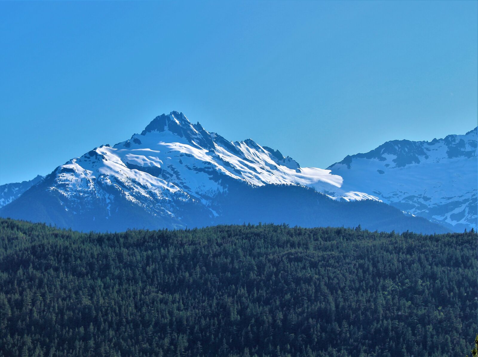 Canon EOS 1300D (EOS Rebel T6 / EOS Kiss X80) sample photo. Mountain, tantalus, vancouver photography