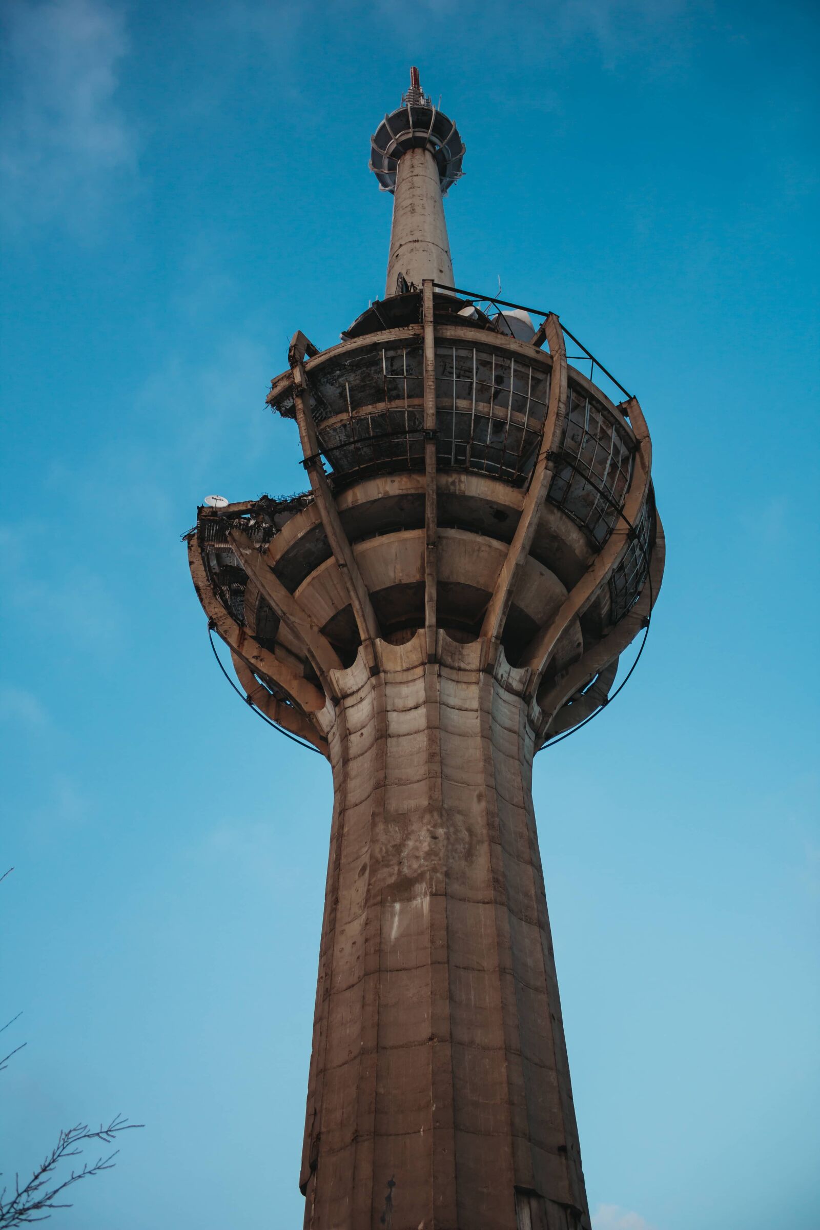 Canon EF-S 18-55mm F3.5-5.6 IS sample photo. Damage, television, concrete, tower photography