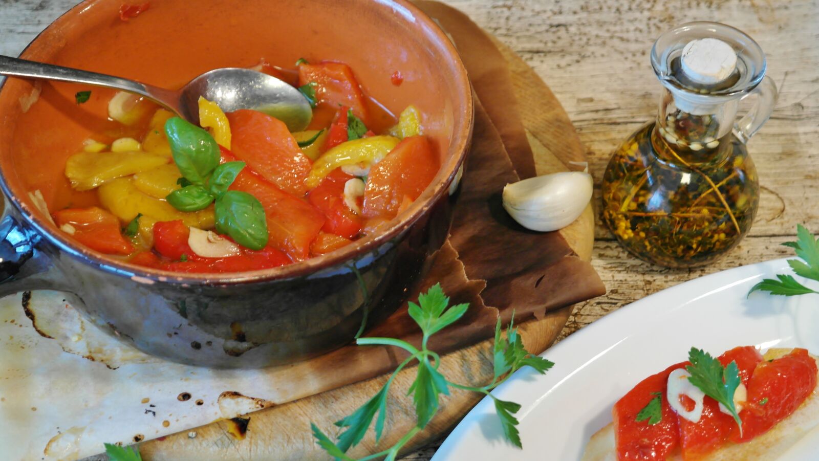 Samsung NX20 sample photo. Grilled vegetables, paprika, bruschetta photography