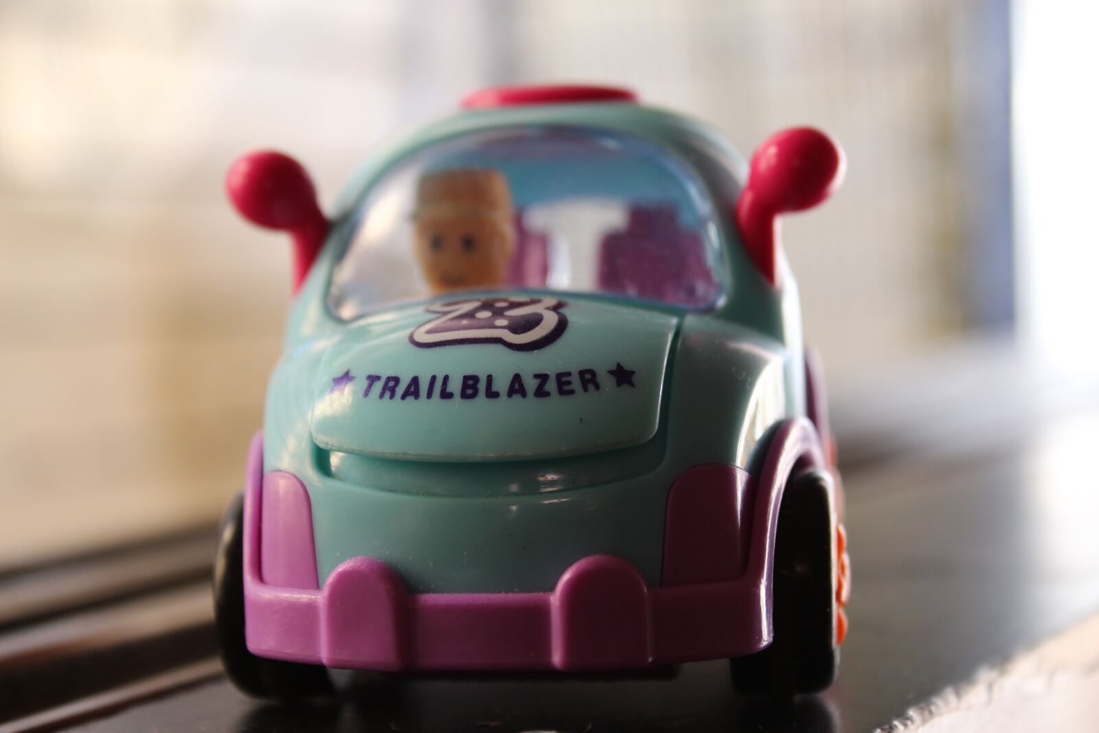 Canon EOS 700D (EOS Rebel T5i / EOS Kiss X7i) sample photo. Toy, car, driver photography