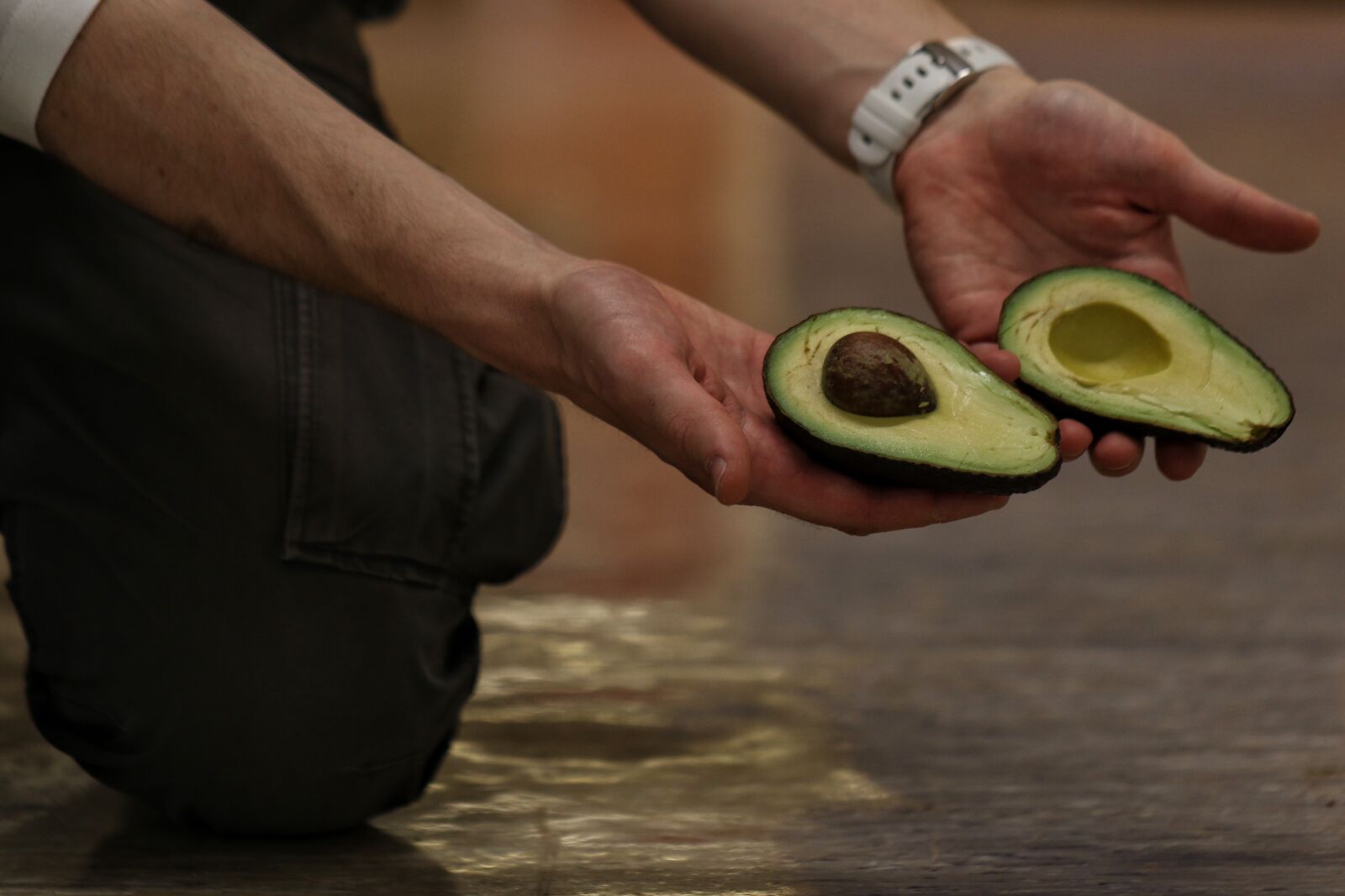 Canon EOS 7D Mark II sample photo. Avocado, fruit, green photography