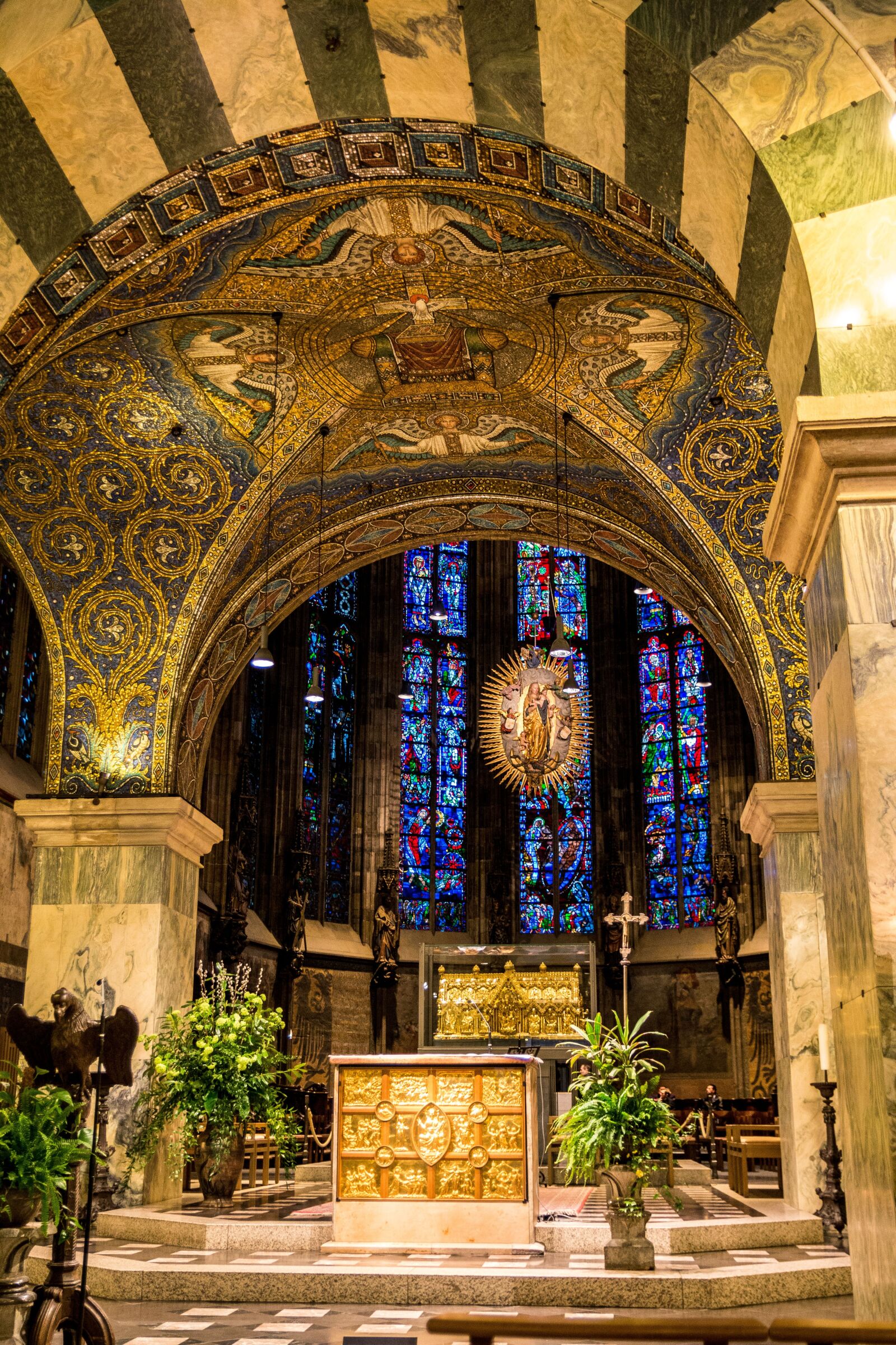Canon EOS 70D sample photo. Aachen cathedral, church, chapel photography