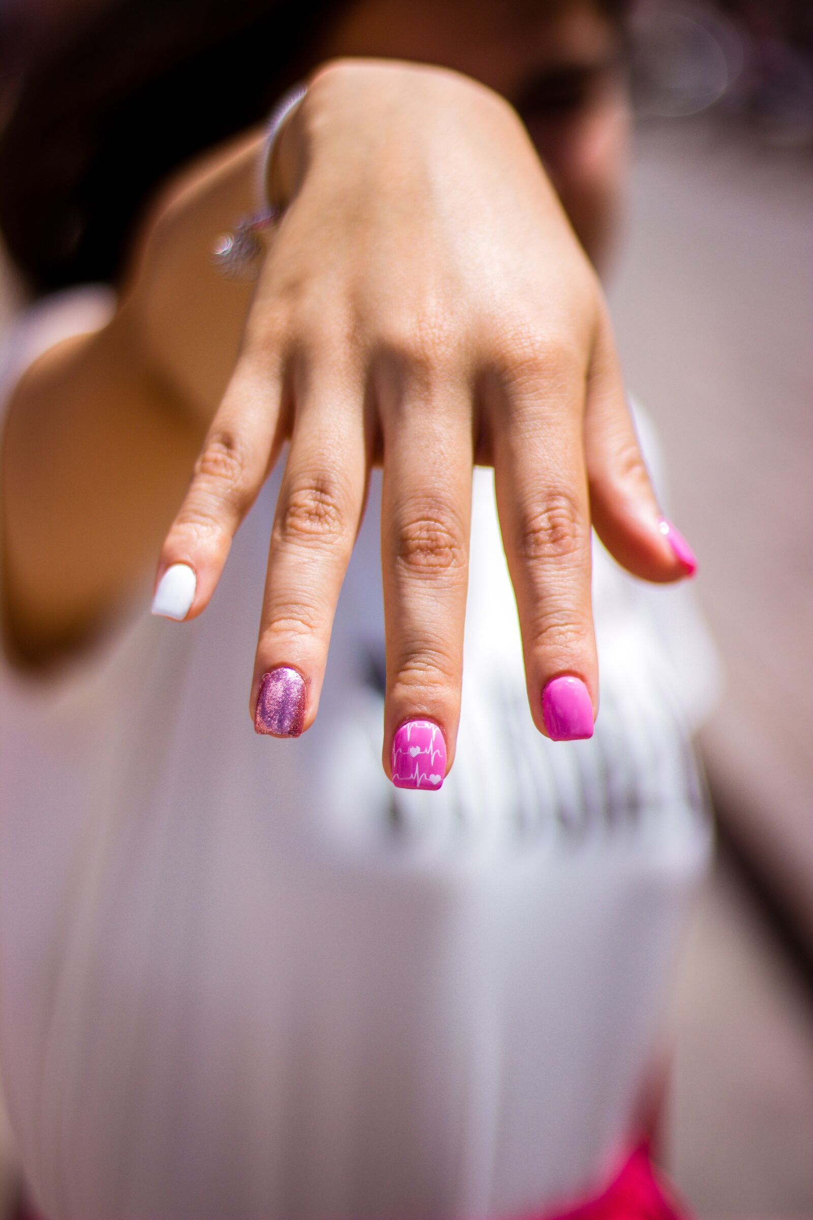 Canon EOS 600D (Rebel EOS T3i / EOS Kiss X5) sample photo. Girl, hand, nails photography