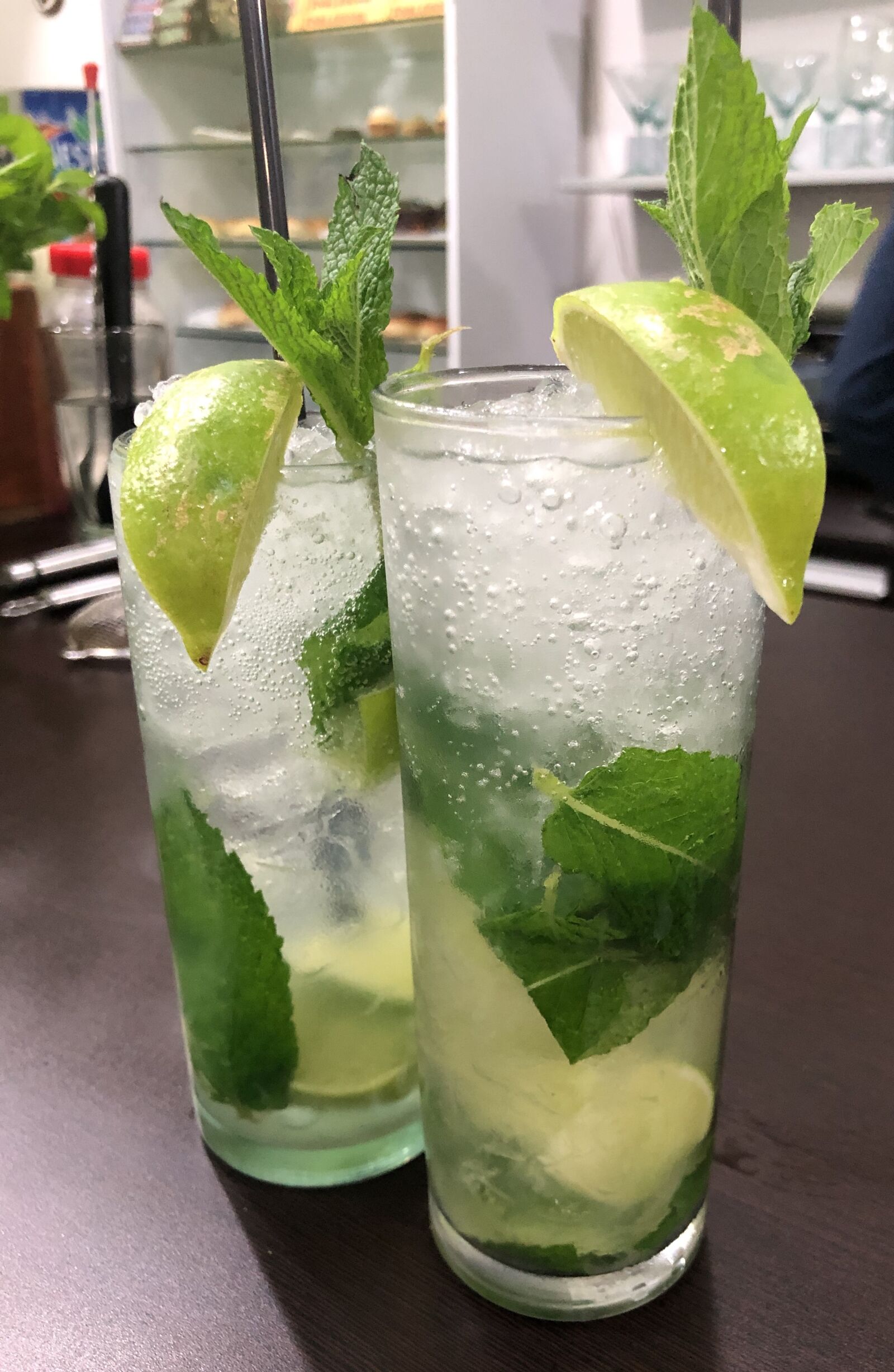 Apple iPhone X sample photo. Mojito, ron, cocktail photography