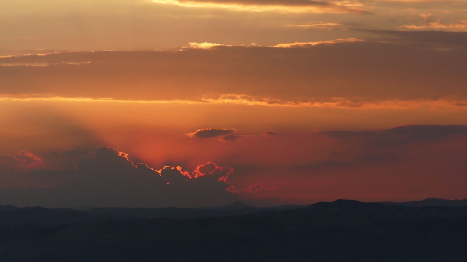 Panasonic Lumix DMC-FZ300 sample photo. Jordan, sunset, cloud photography