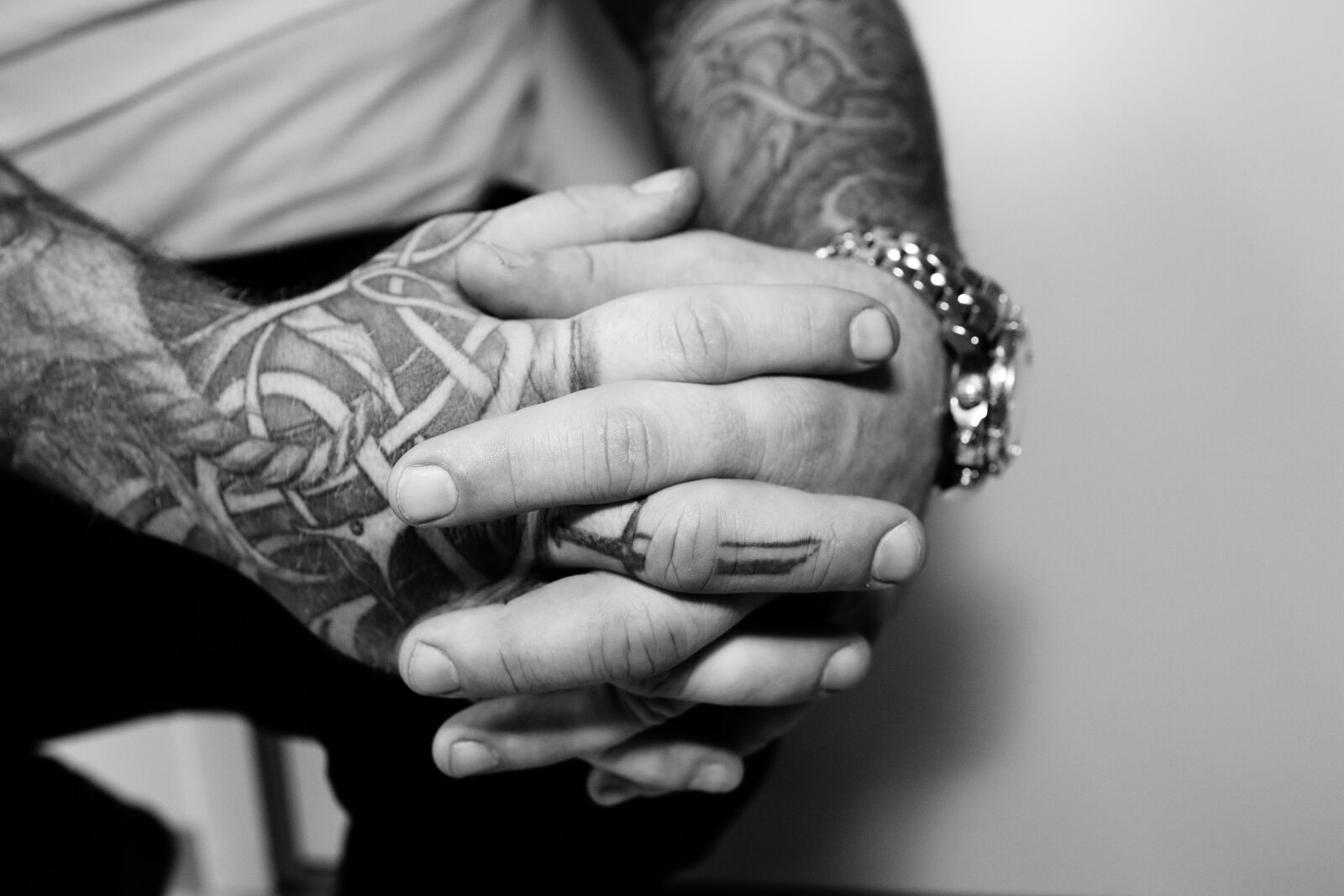 Canon EOS 7D Mark II sample photo. Hands, male, tattoo photography