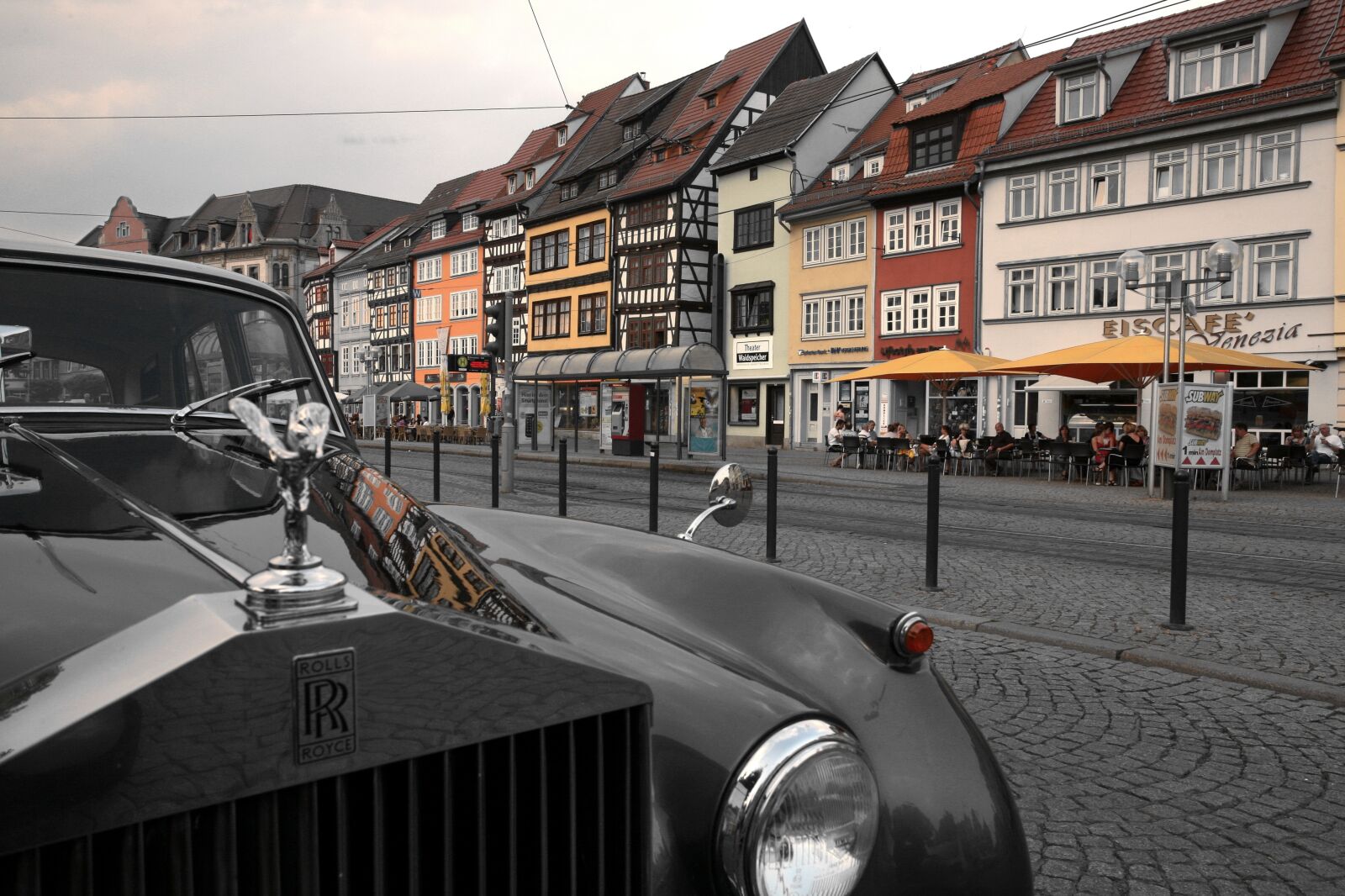 Canon EOS 5D sample photo. Rolls royce, cathedral square photography