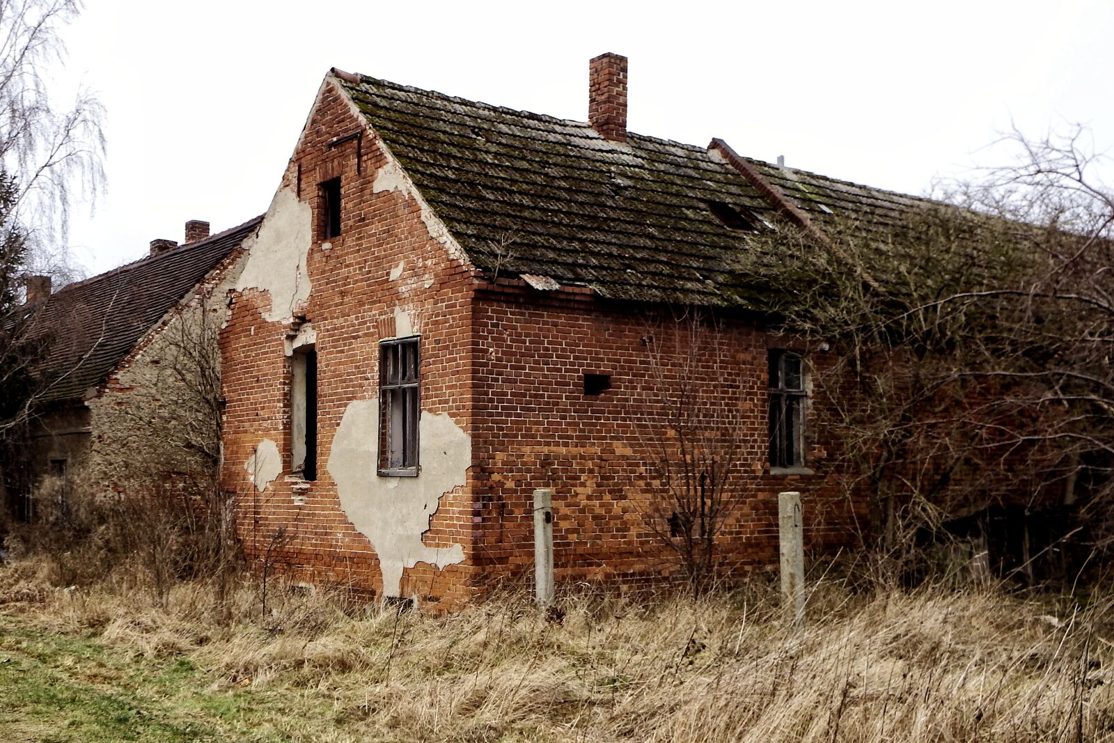 Fujifilm FinePix SL1000 sample photo. Lost places, house, old photography