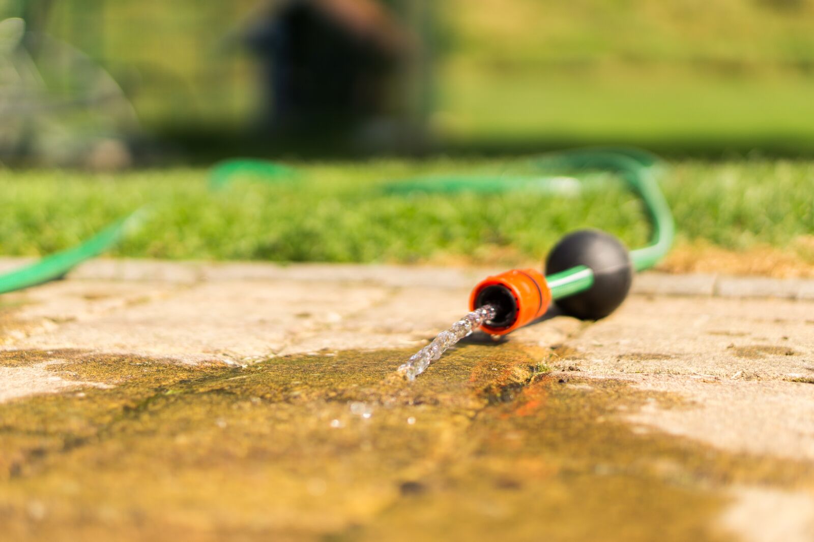 E 50mm F1.8 OSS sample photo. Water, clean, purely photography