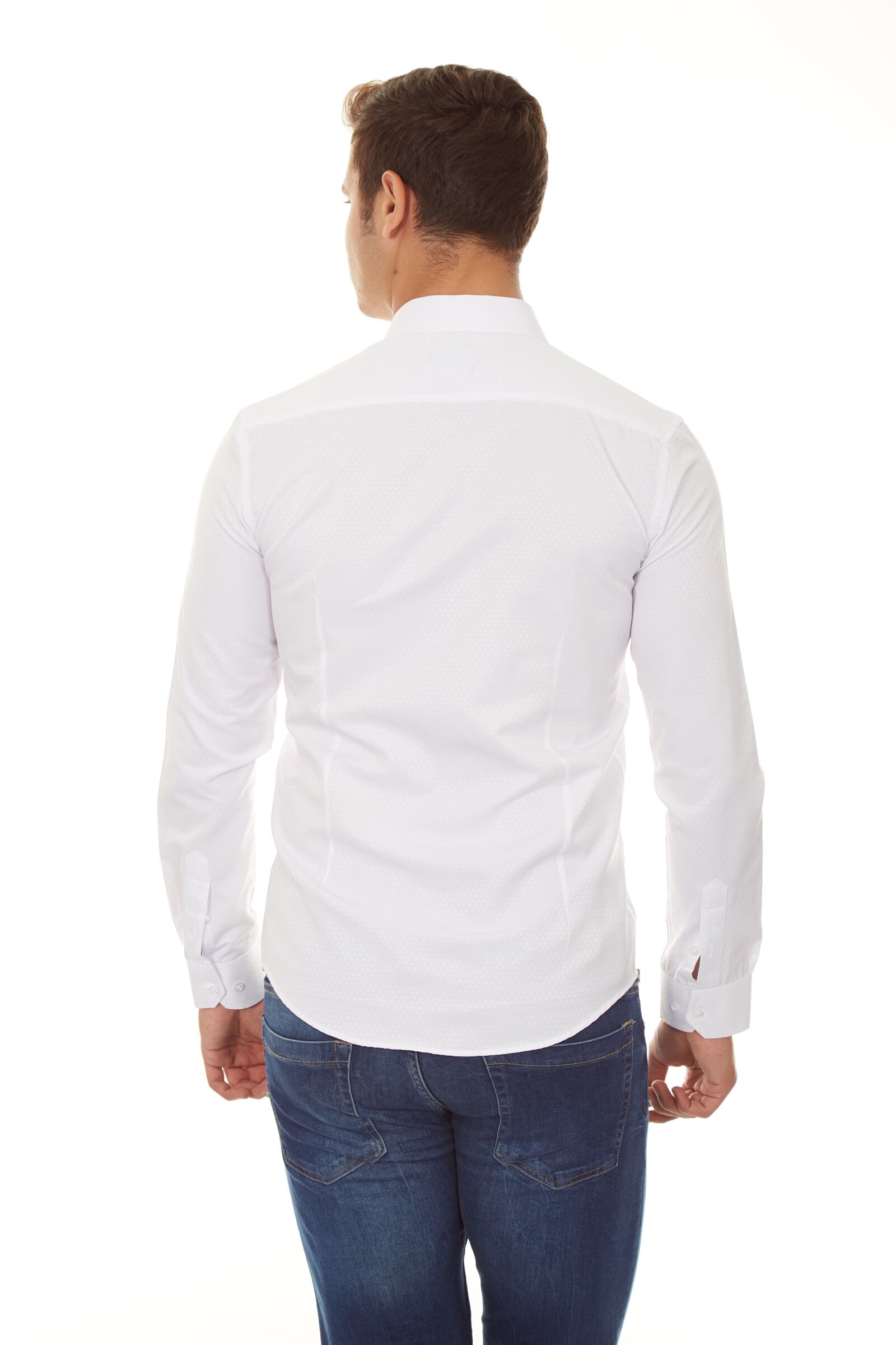 Canon EF 24-105mm F4L IS USM sample photo. Shirt, white, rear photography