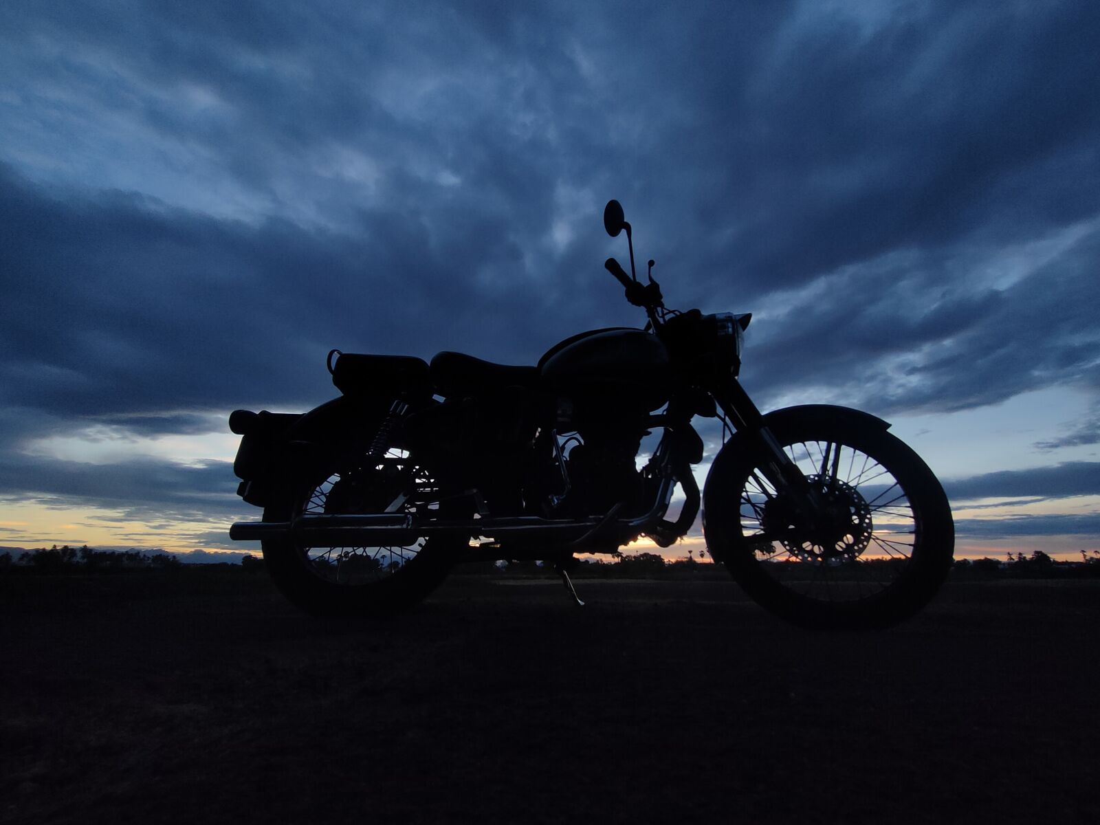 Realme XT sample photo. Royalenfield, bullet, classic photography