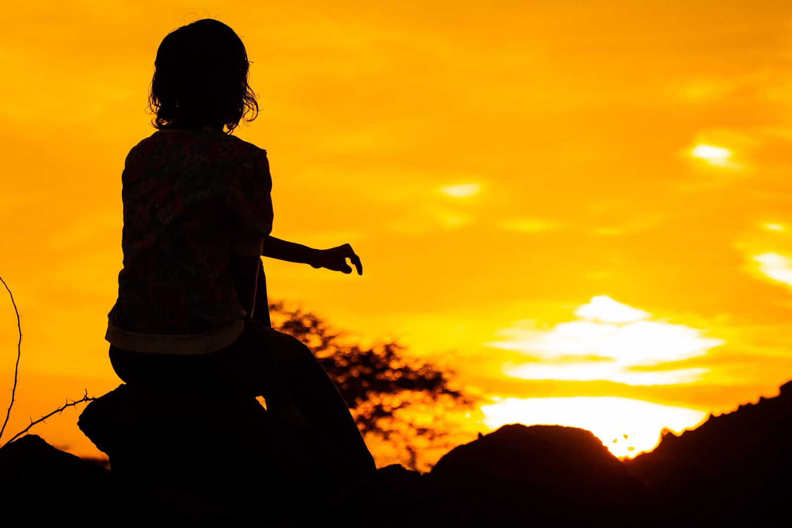 Canon EF 70-200mm F4L USM sample photo. Silhouette, girl, orange photography