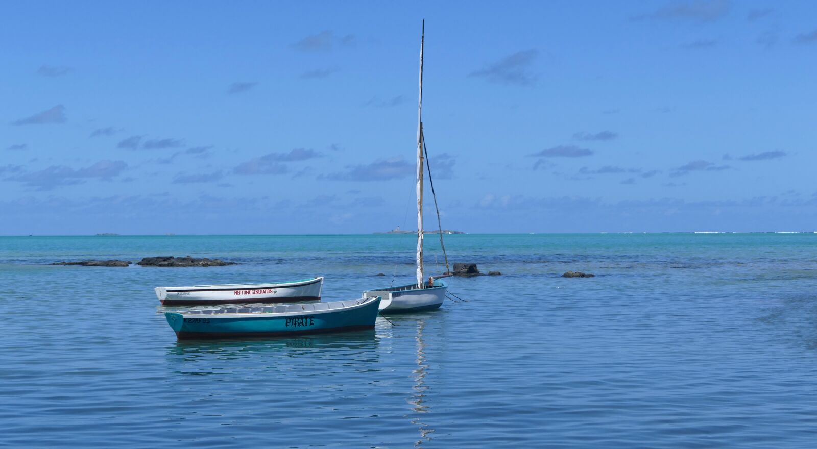 Panasonic Lumix DMC-FZ1000 sample photo. Mauritius, mahebourgh, boats photography