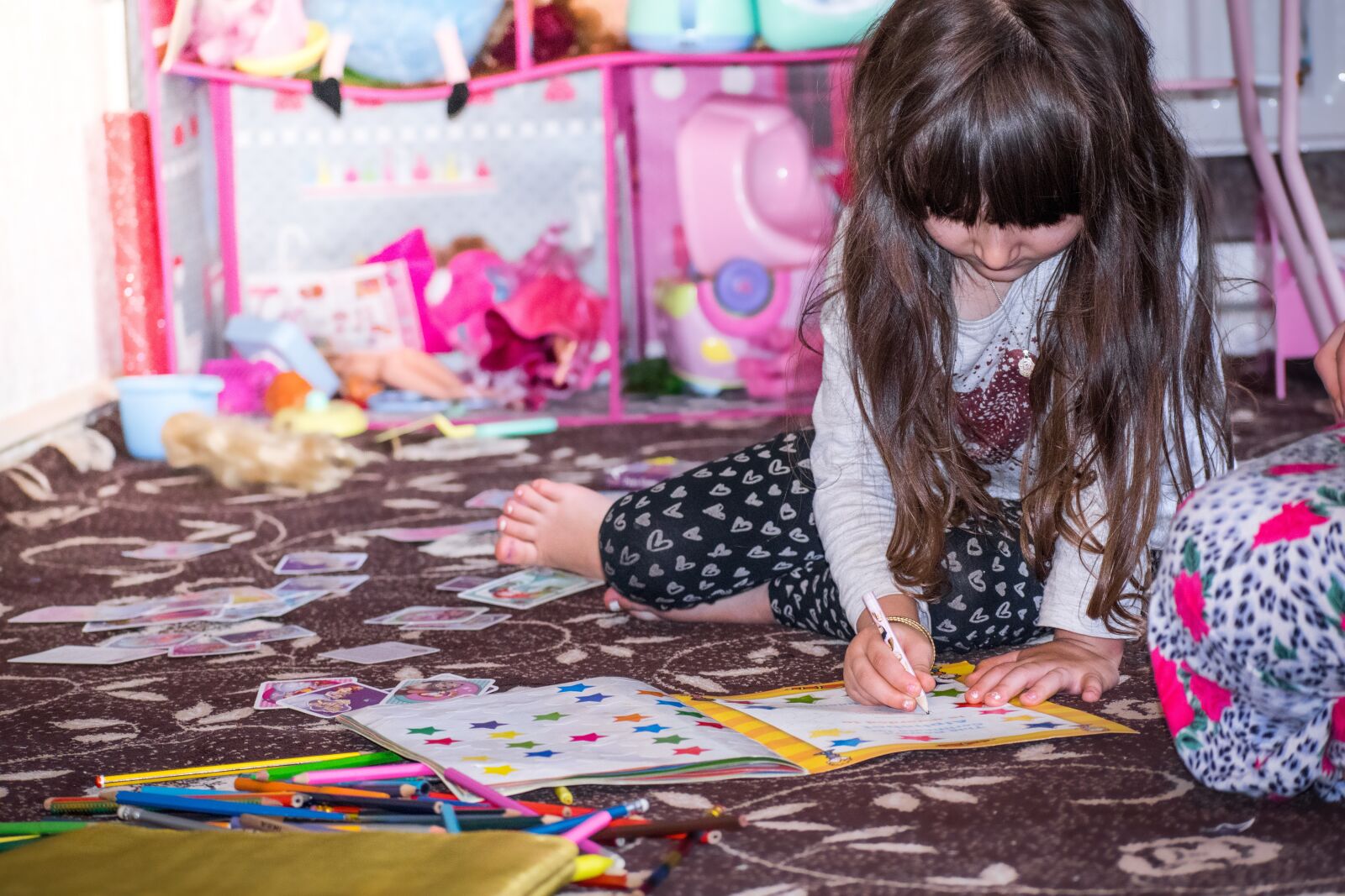 Nikon D3300 sample photo. Artist, book, child photography