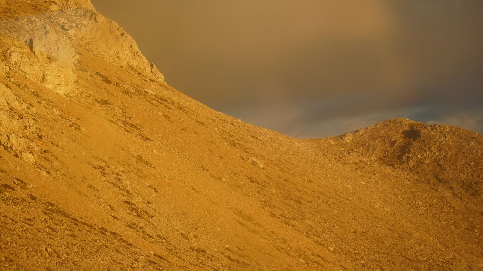 Sony SLT-A55 (SLT-A55V) sample photo. Mountains, mirage, sand photography