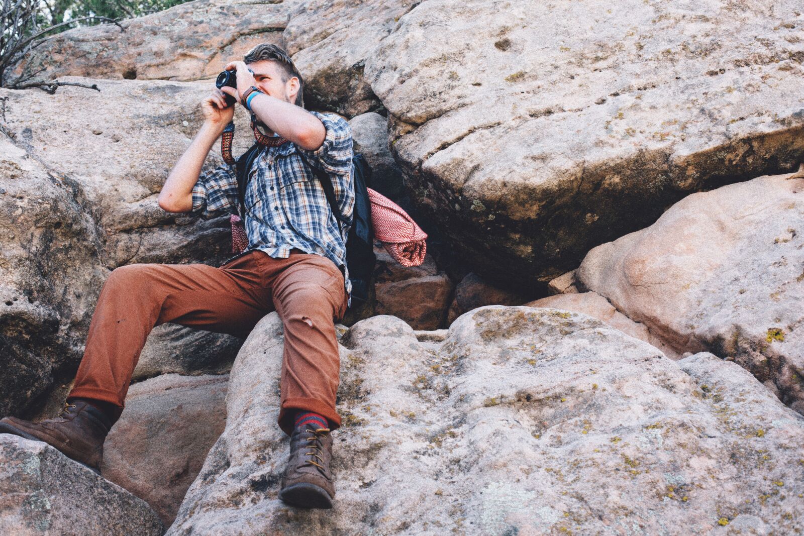 Canon EF 50mm F1.4 USM sample photo. Man, camera, traveler photography