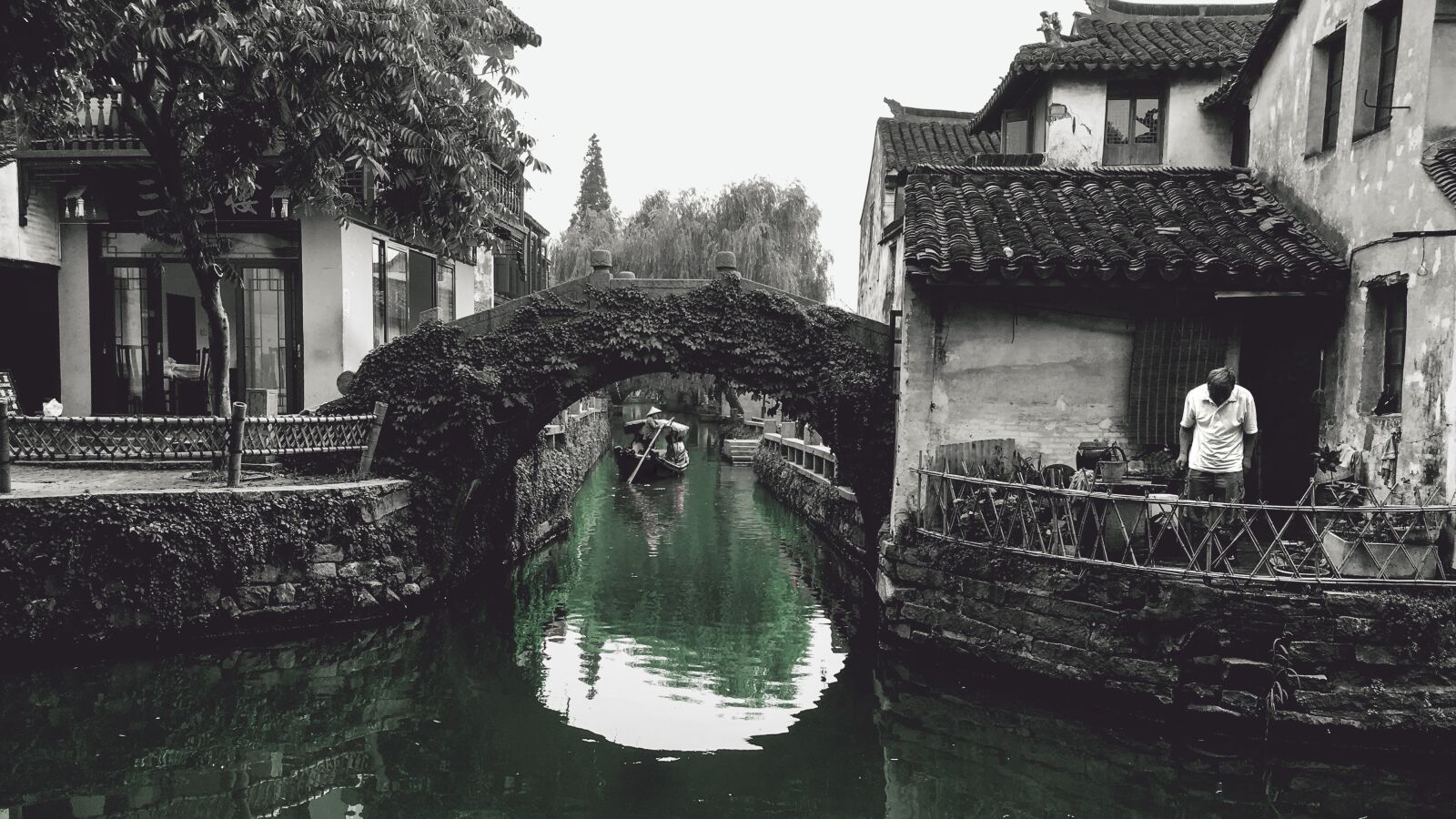 Apple iPhone 6s sample photo. Water, gondola, canal photography