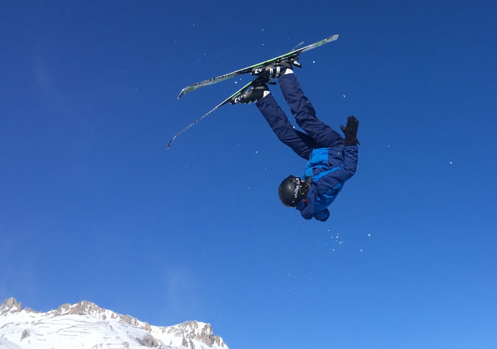 iPhone SE back camera 4.15mm f/2.2 sample photo. Ski, jump, val d'isere photography