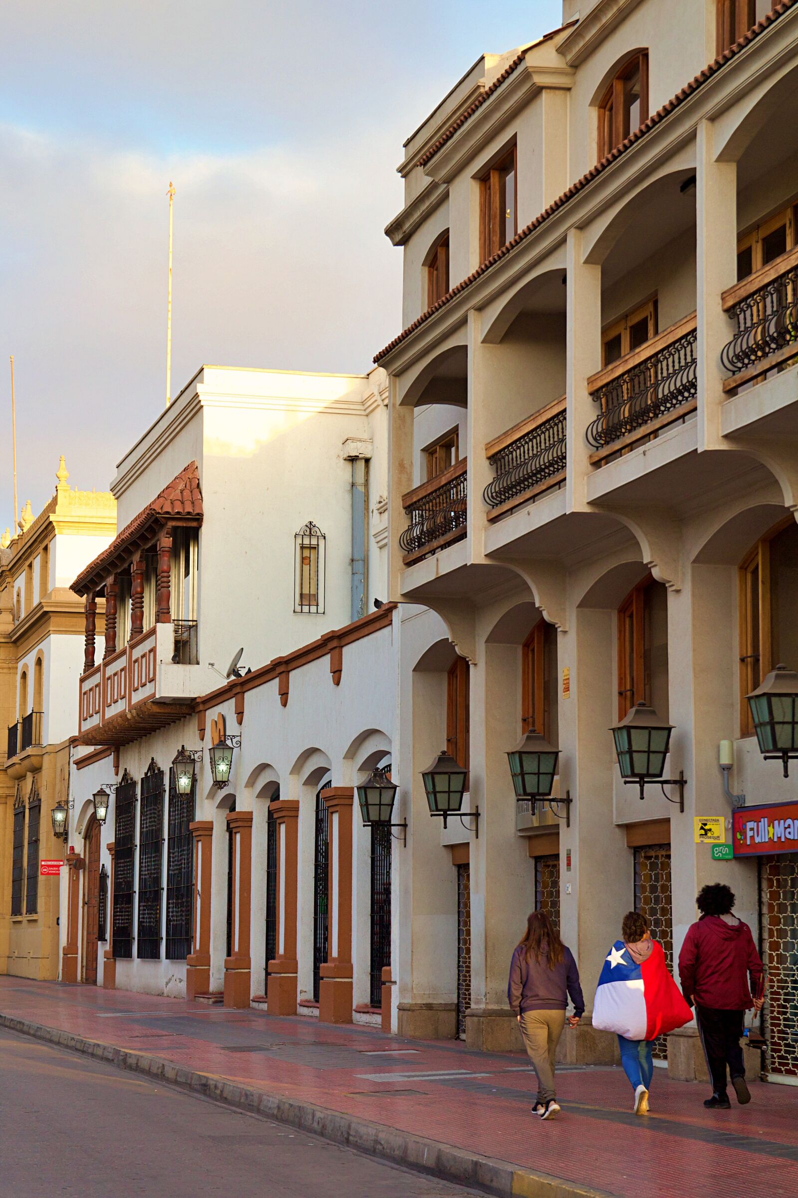 Canon EOS 600D (Rebel EOS T3i / EOS Kiss X5) sample photo. Chile, la serena, city photography