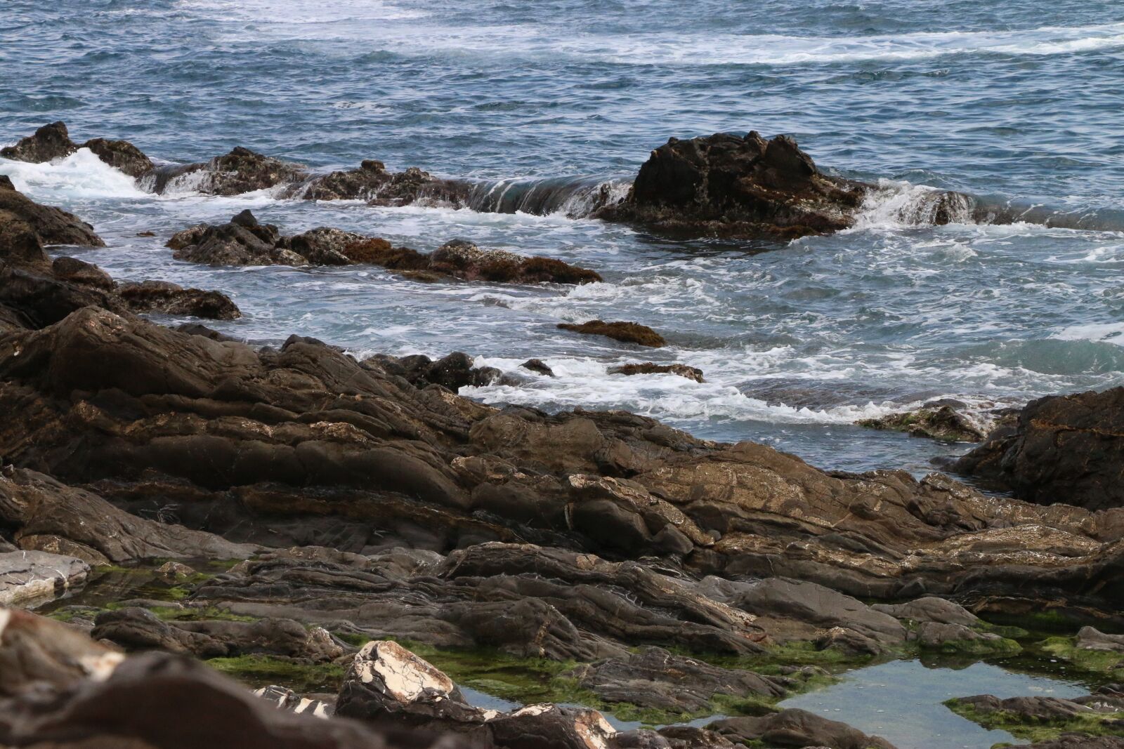 Canon EOS 70D sample photo. Sea, rocks, waves photography
