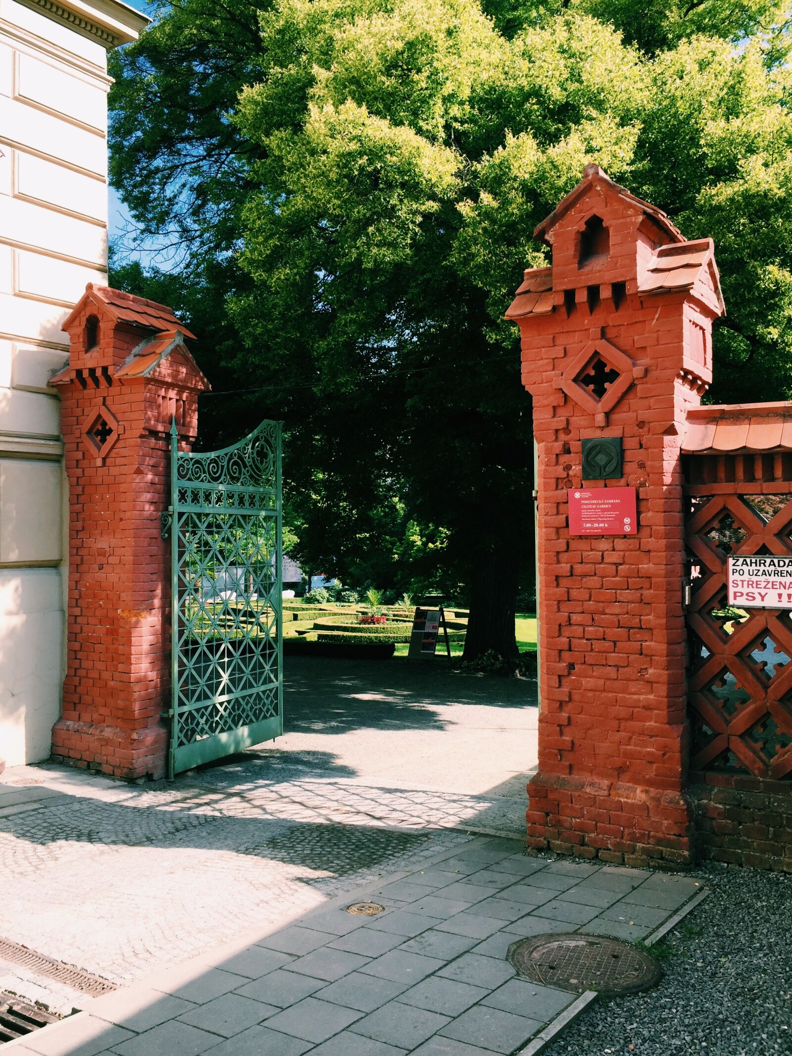 iPhone 6 Plus back camera 4.15mm f/2.2 sample photo. Gate, kromeriz, czech photography