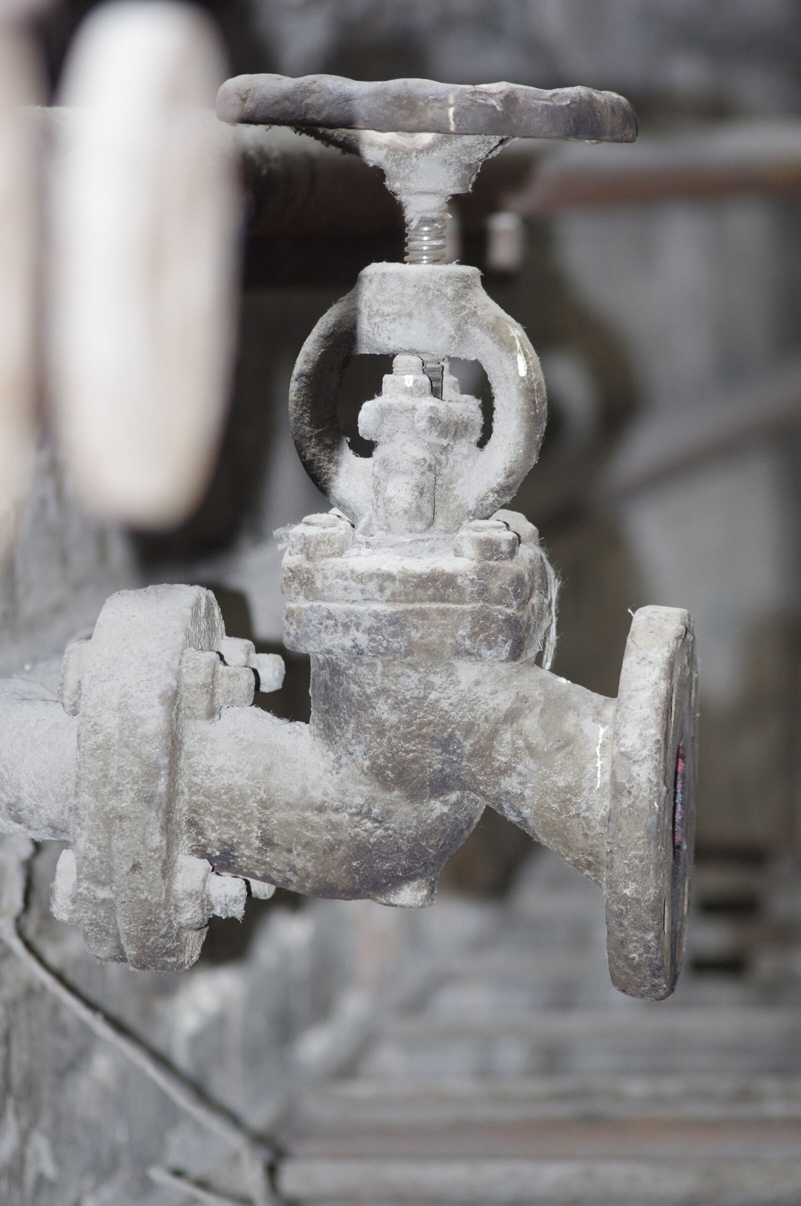 Pentax K-r sample photo. Industry, handwheel, technology photography