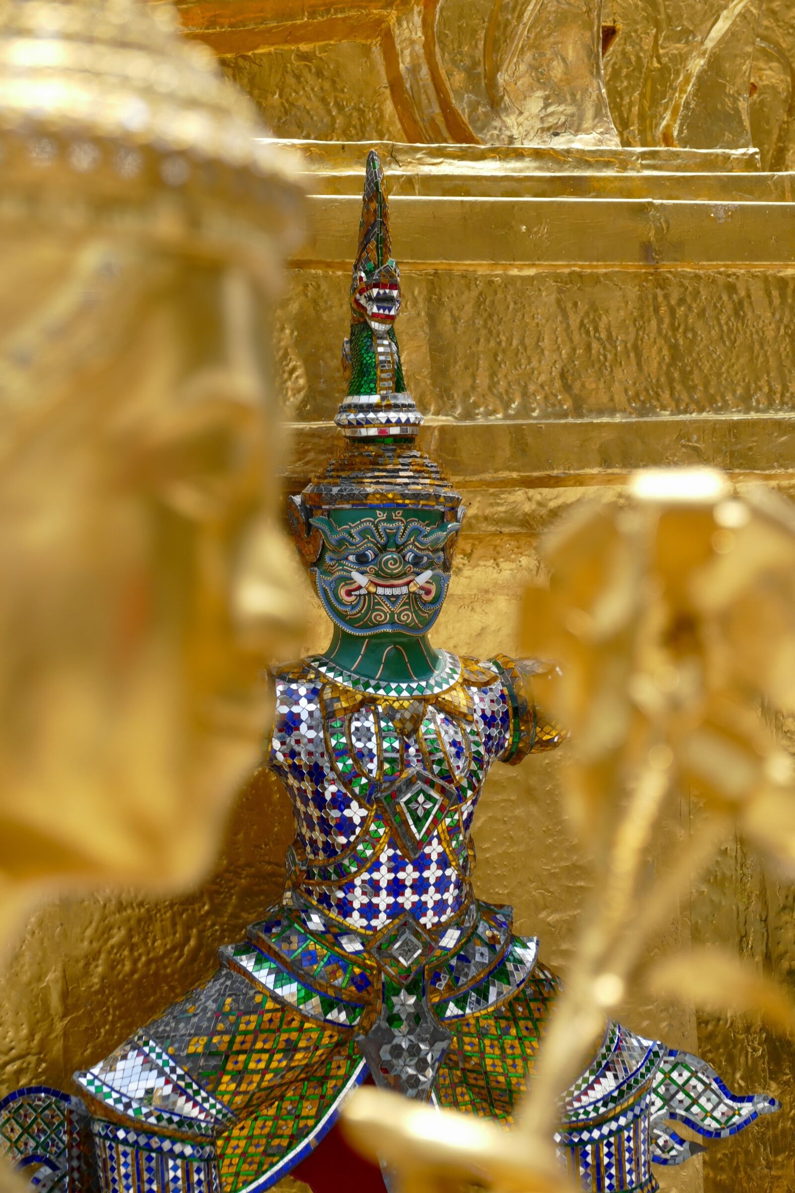 Panasonic Lumix DMC-FZ1000 sample photo. Ornament, golden, religion photography