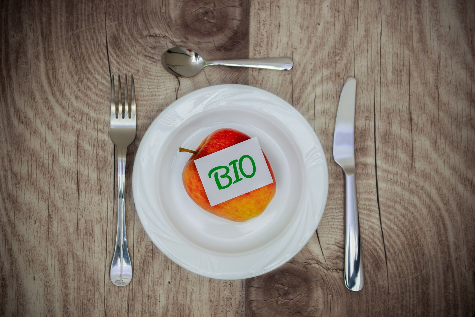 Canon EOS 700D (EOS Rebel T5i / EOS Kiss X7i) sample photo. Apple, bio, cutlery photography