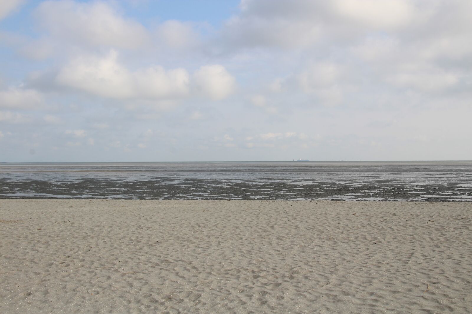 Canon EOS 1200D (EOS Rebel T5 / EOS Kiss X70 / EOS Hi) sample photo. Beach, sand, sea photography