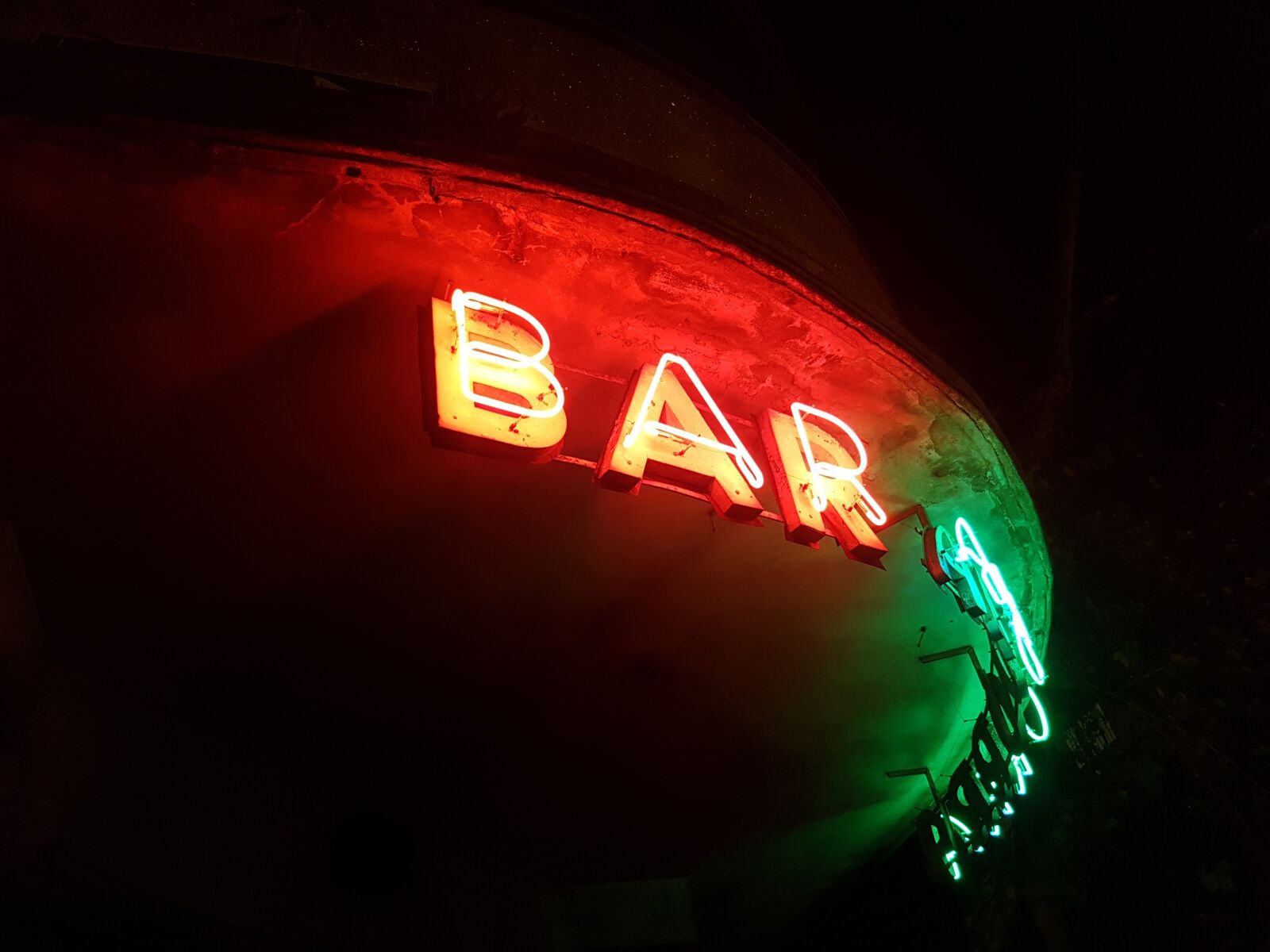 Samsung Galaxy S7 Edge sample photo. Bar, night, cocktail photography