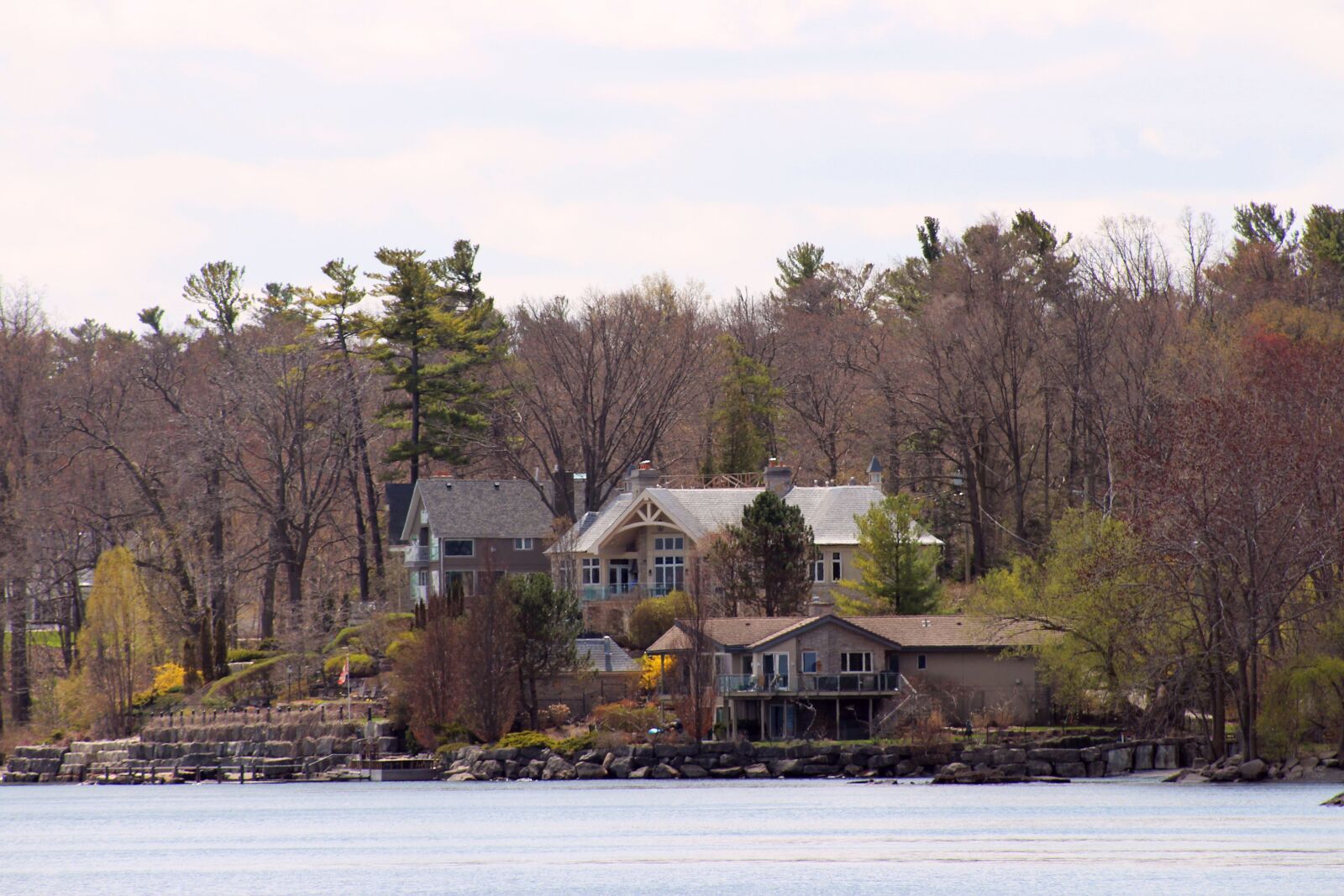 Canon EOS 700D (EOS Rebel T5i / EOS Kiss X7i) sample photo. Architecture, houses, nature photography