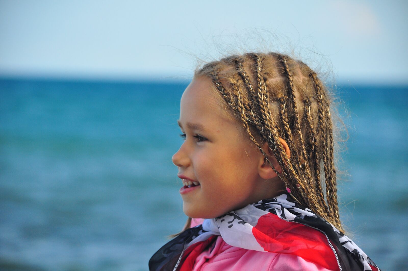 Nikon D90 sample photo. Girl, pigtails, sea photography