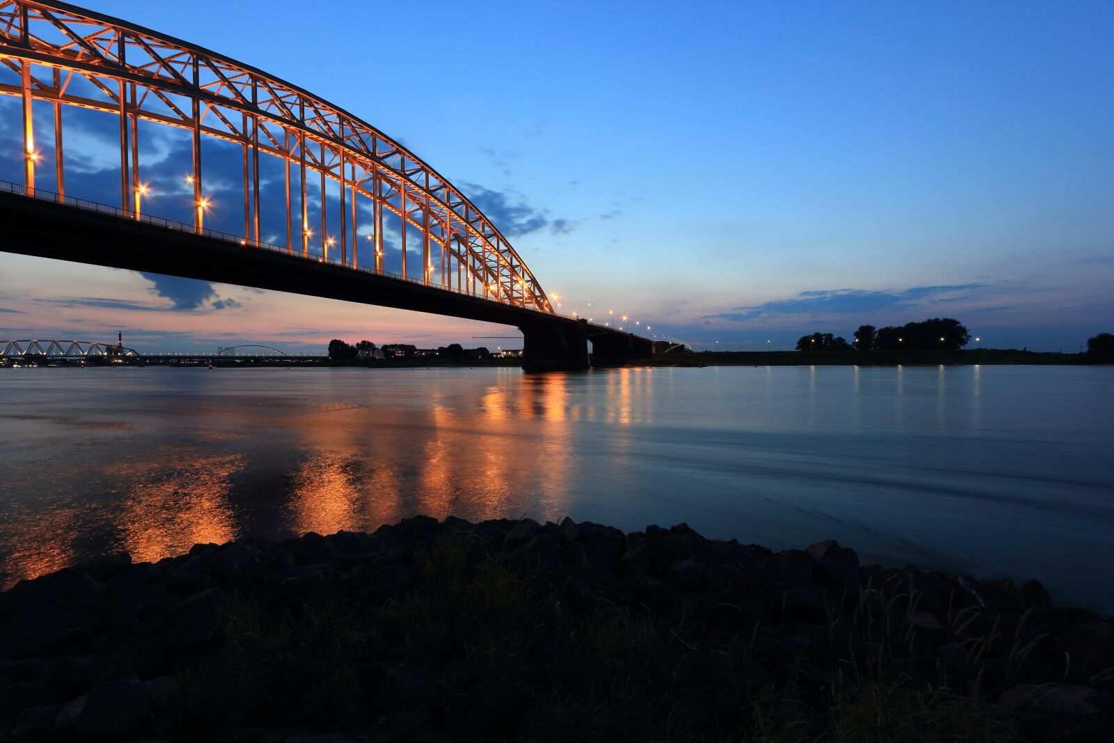 Canon EOS 550D (EOS Rebel T2i / EOS Kiss X4) sample photo. Netherlands, nijmegen, river photography