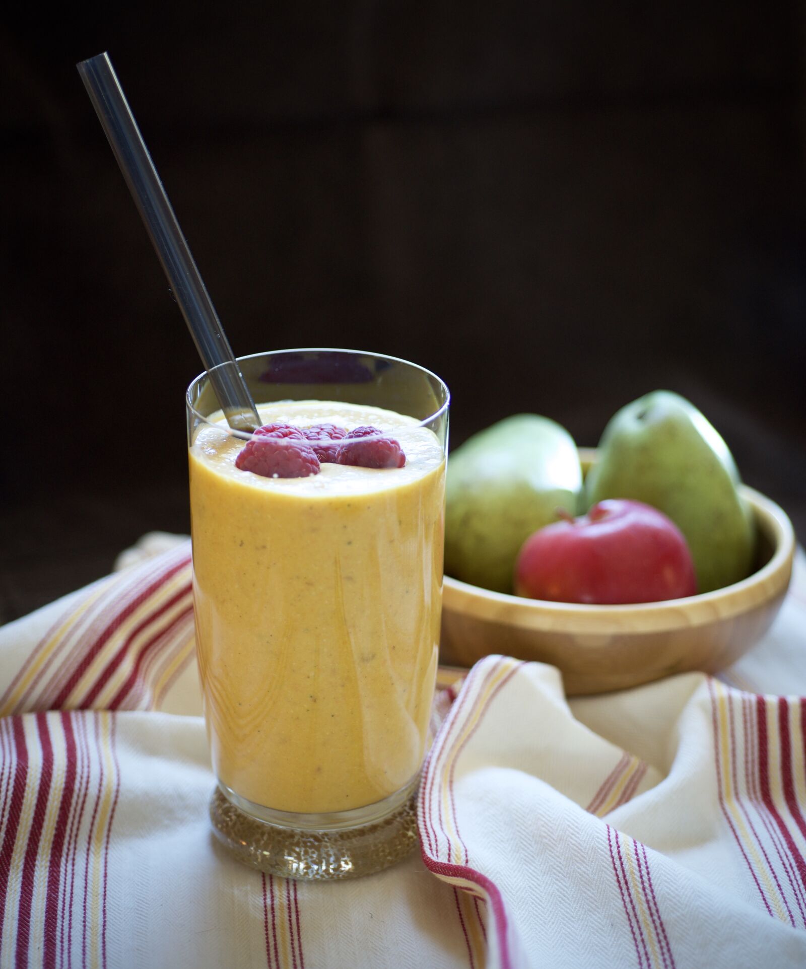 Nikon D600 sample photo. Smoothie, raspberries, fruit photography