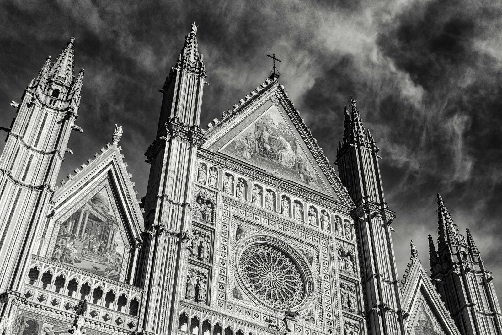 Nikon D3300 sample photo. Monochrome, architecture, facade, cathedral photography