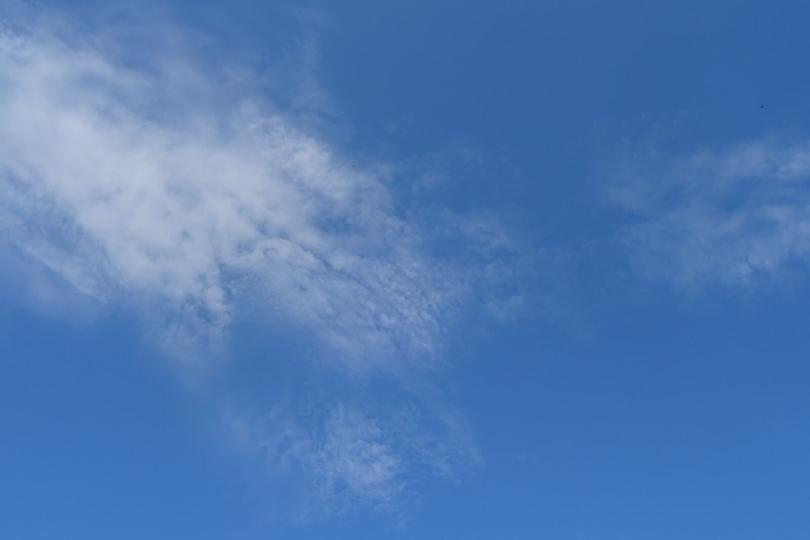 Sony DSC-HX60 sample photo. Sky, blu, clouds photography