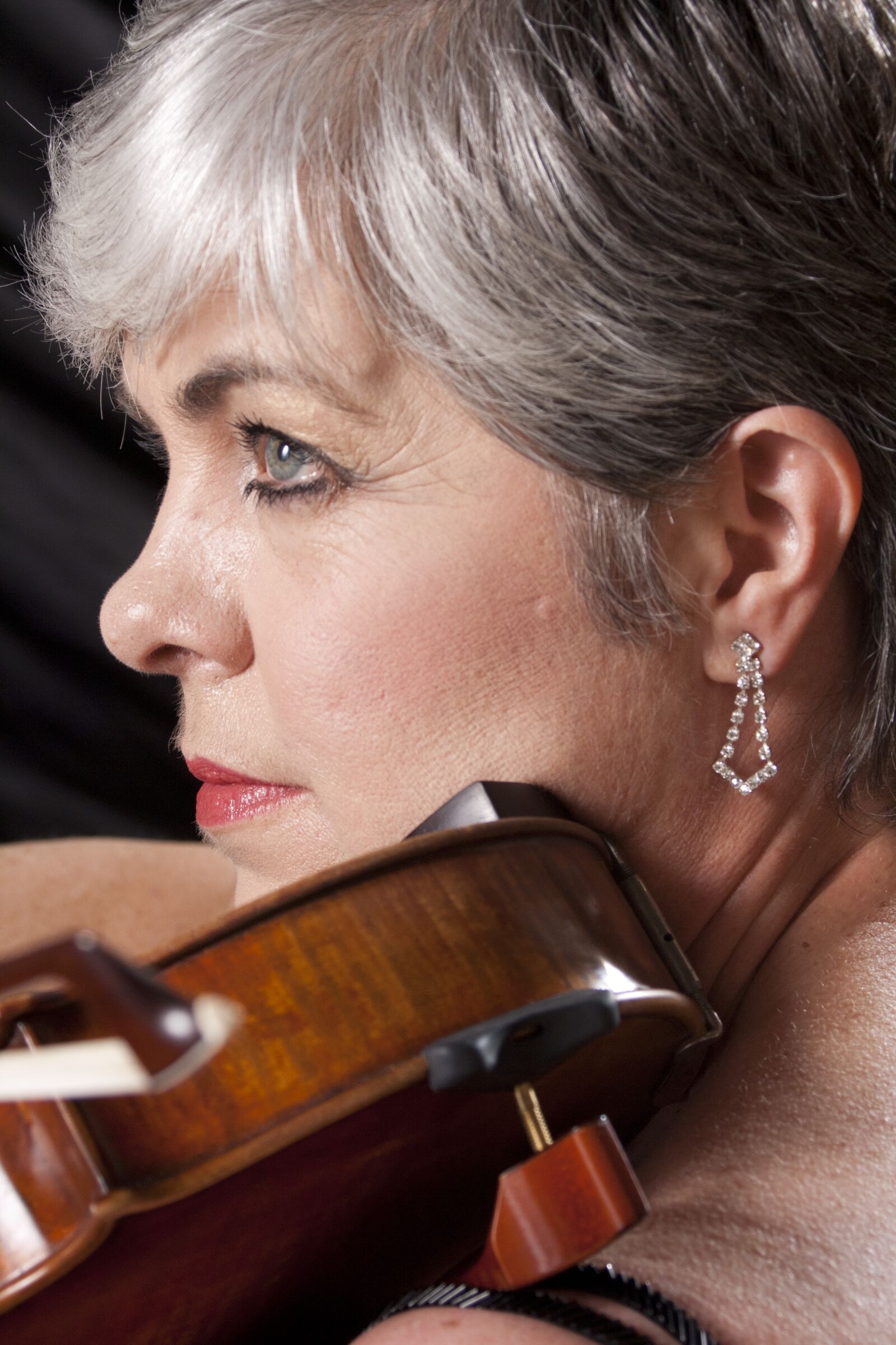 Canon EOS 1000D (EOS Digital Rebel XS / EOS Kiss F) sample photo. Viola, violist, strings photography