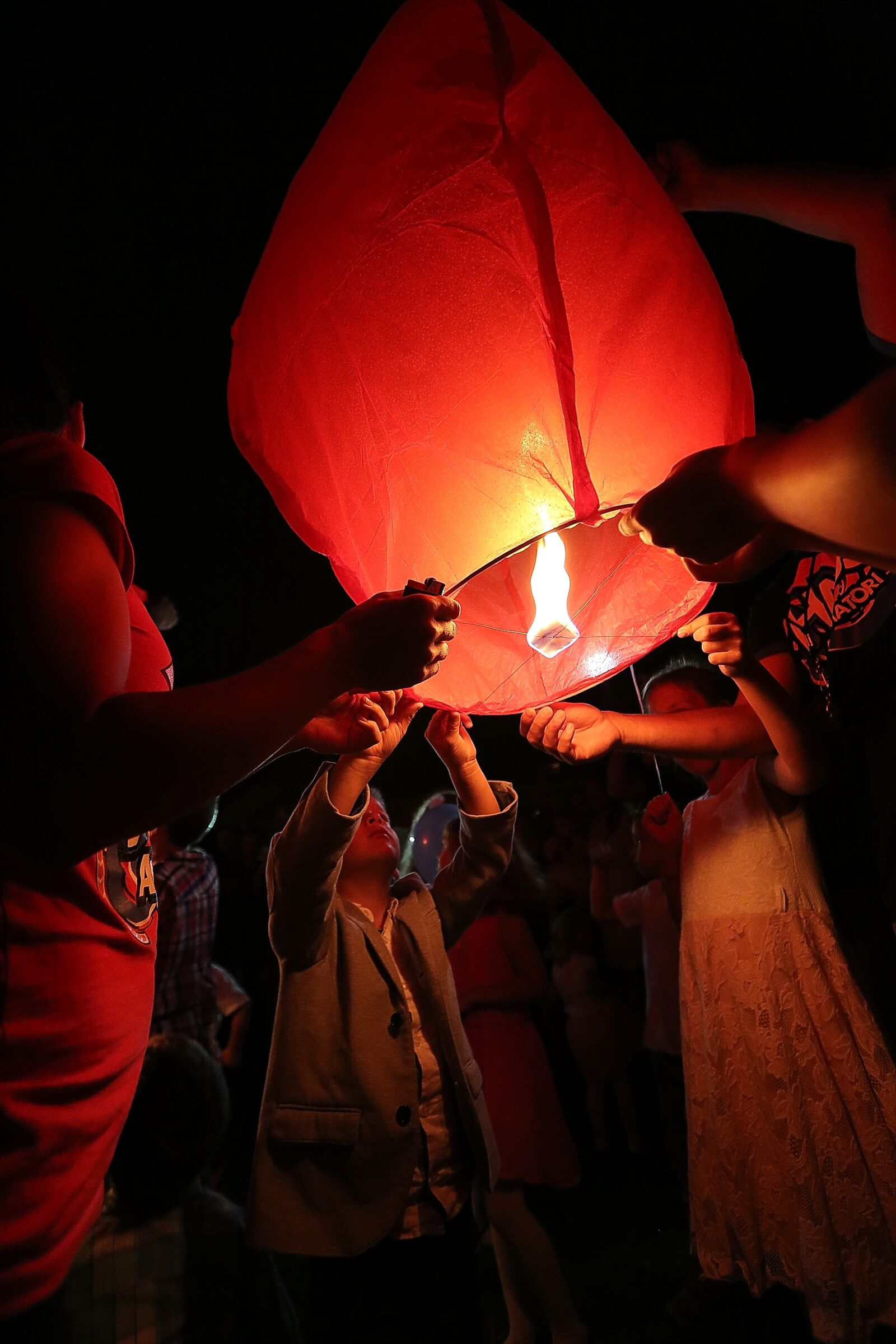 Canon EF 16-35mm F2.8L II USM sample photo. Hot air, flame, event photography