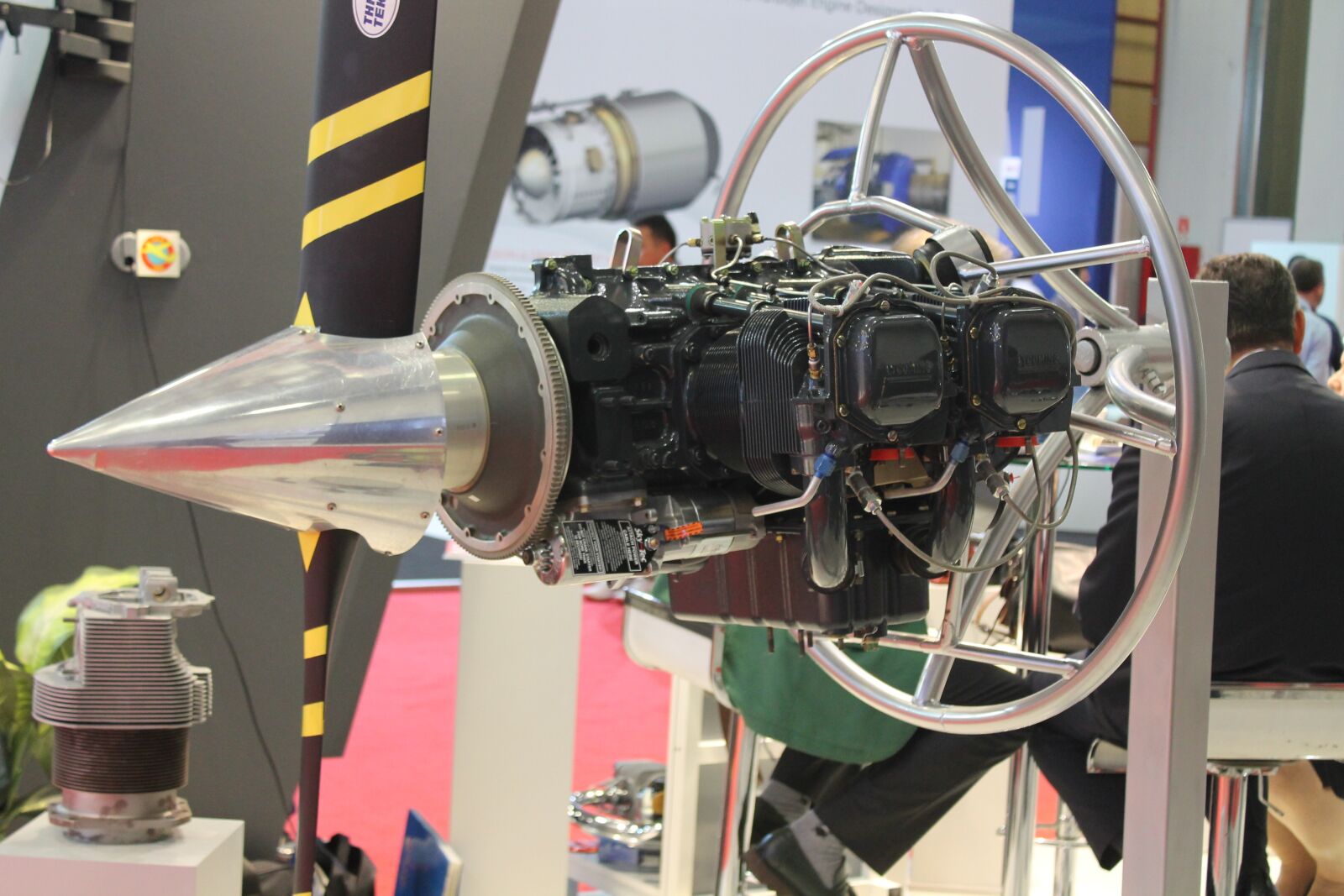 Canon EOS 1100D (EOS Rebel T3 / EOS Kiss X50) sample photo. Engine, aircraft, glider photography