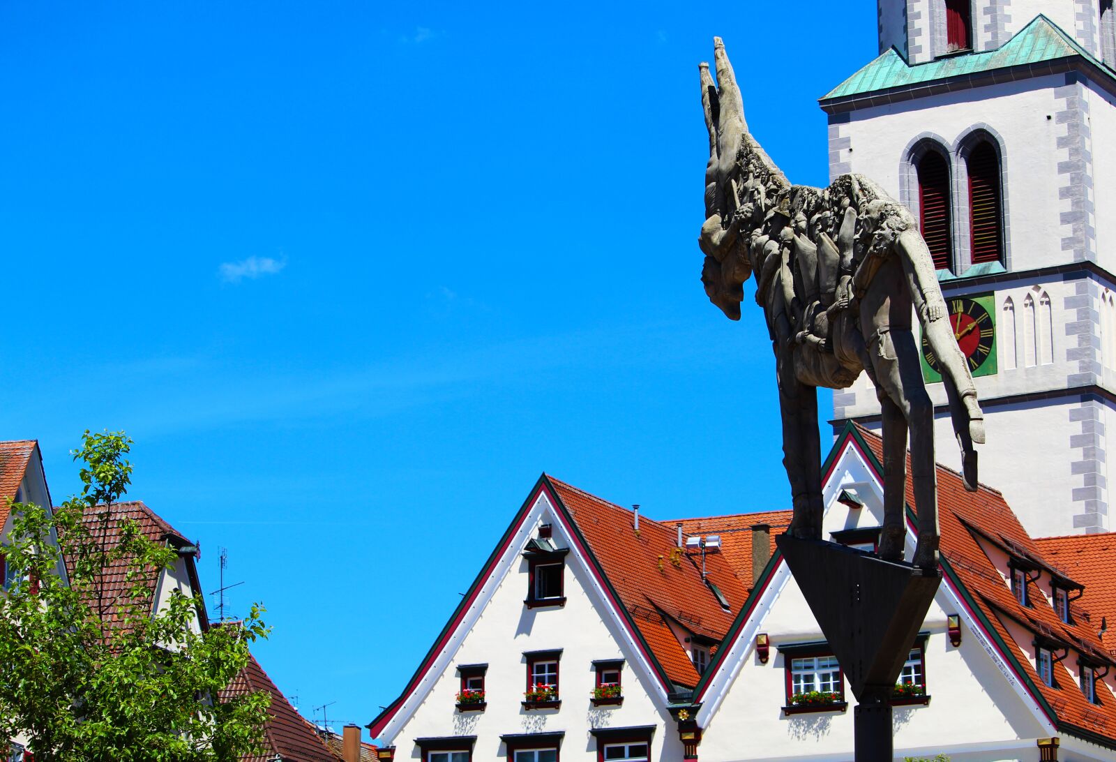 Canon EF-S 55-250mm F4-5.6 IS STM sample photo. Biberach, monument, statue photography