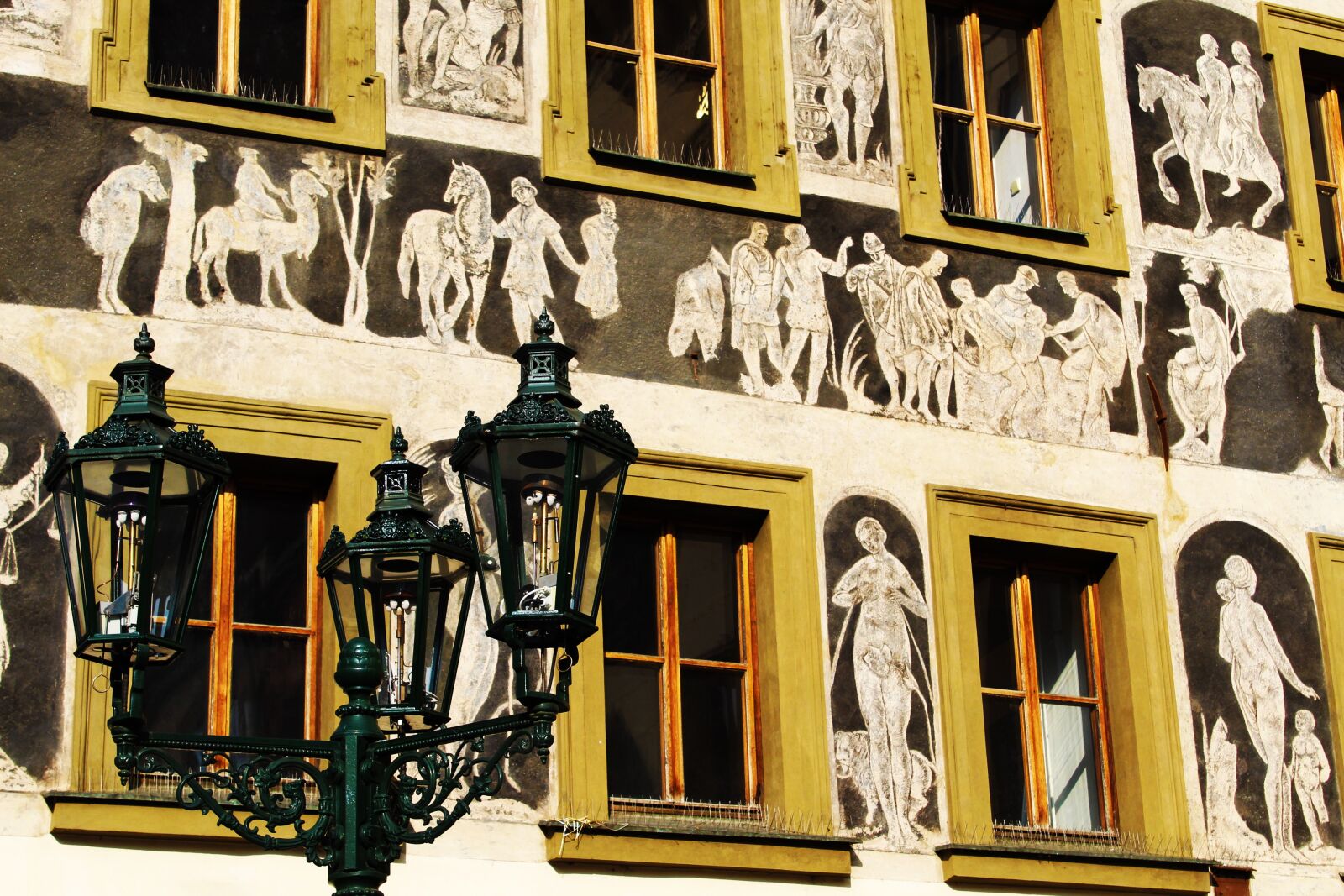 Canon EOS 1300D (EOS Rebel T6 / EOS Kiss X80) sample photo. Prague, old town square photography