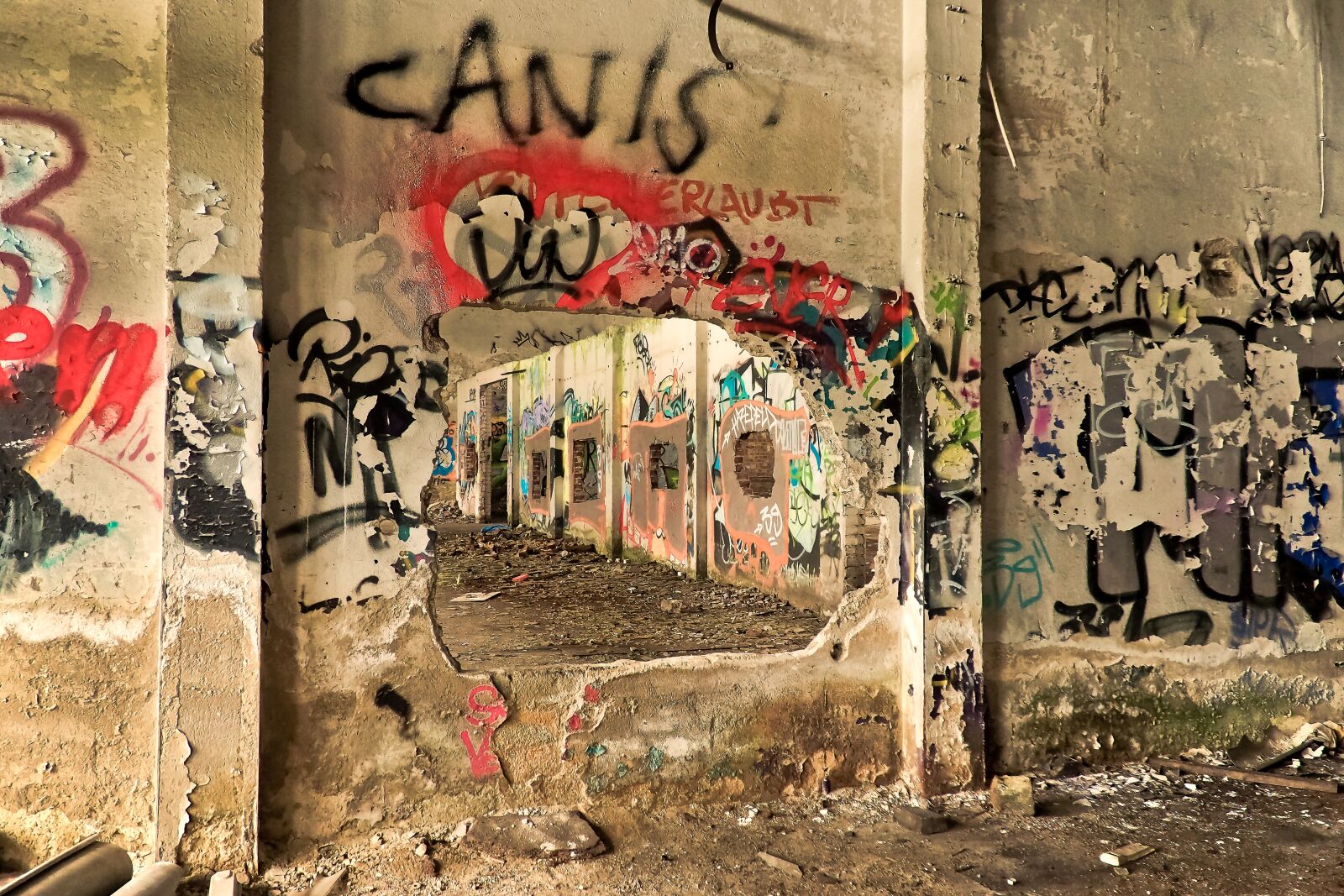 Olympus OM-D E-M10 sample photo. Lost places, old, decay photography