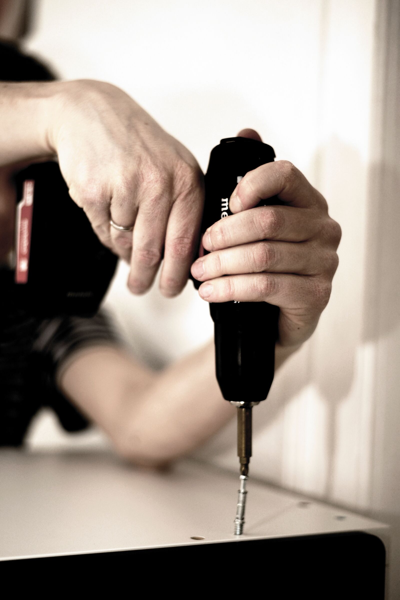 Nikon D610 sample photo. Hands, diy, akkuschrauber photography